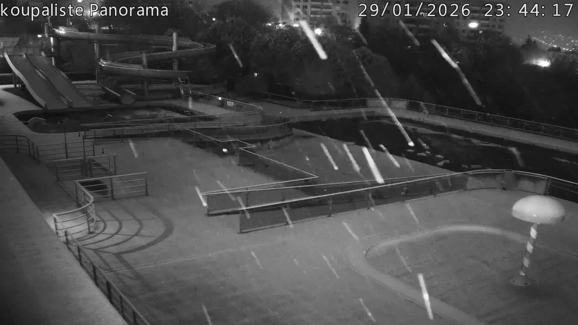 Zlín - Koupaliště Panorama Swimming Pool & Aquapark Live Cam - Zlin 5, Zlin, Czechia