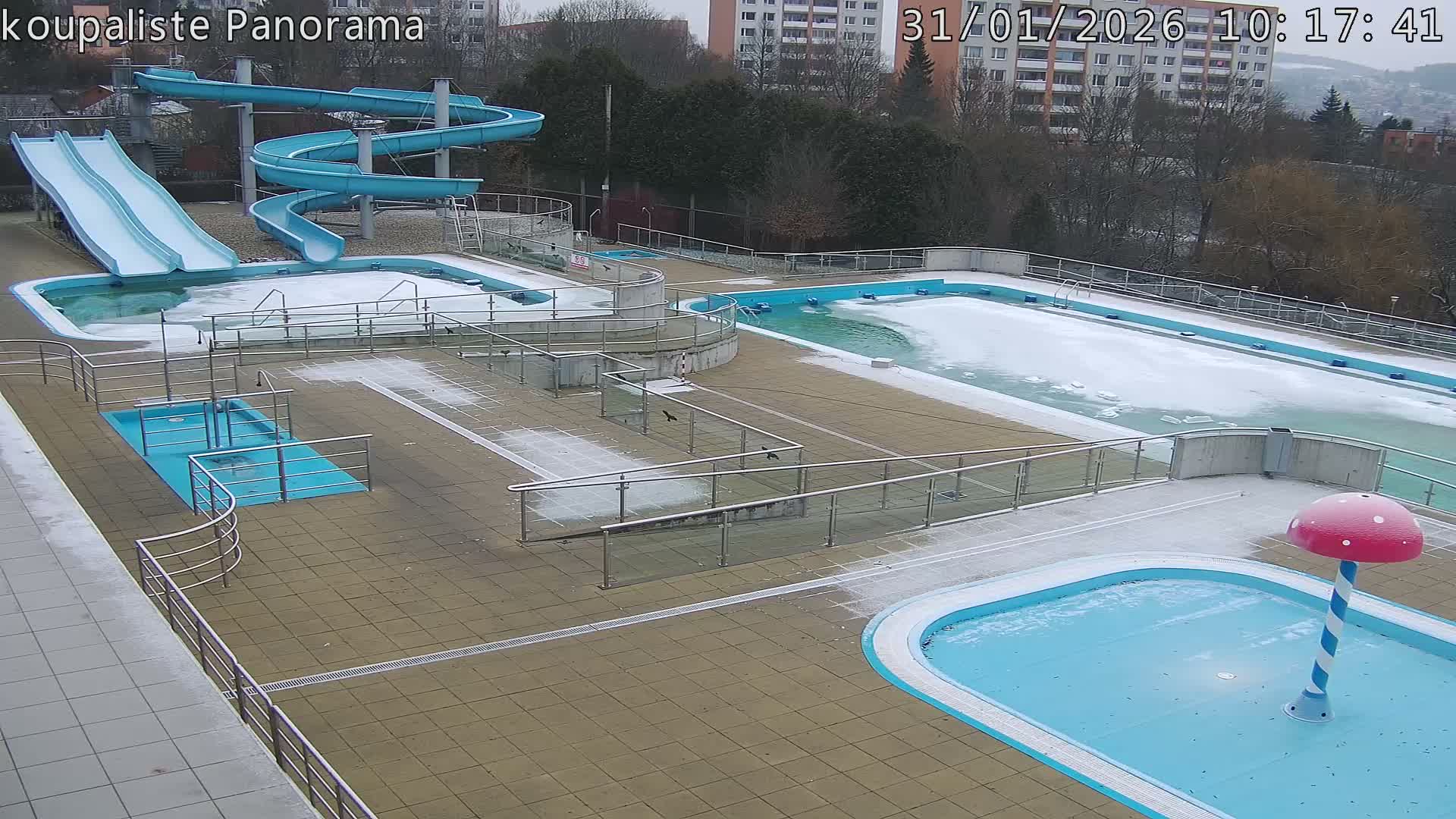 Zlín - Koupaliště Panorama Swimming Pool & Aquapark Live Cam - Zlin 5, Zlin, Czechia
