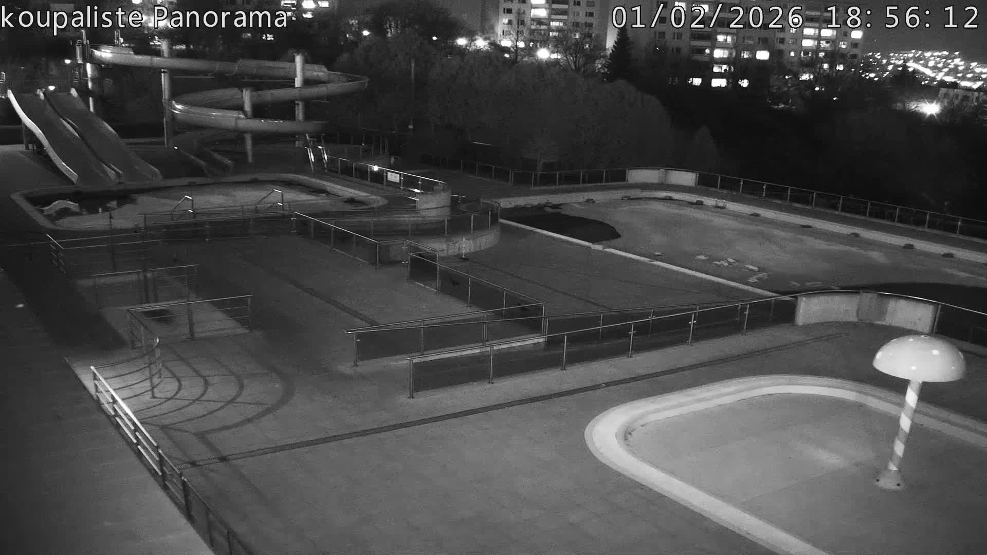 Zlín - Koupaliště Panorama Swimming Pool & Aquapark Live Cam - Zlin 5, Zlin, Czechia