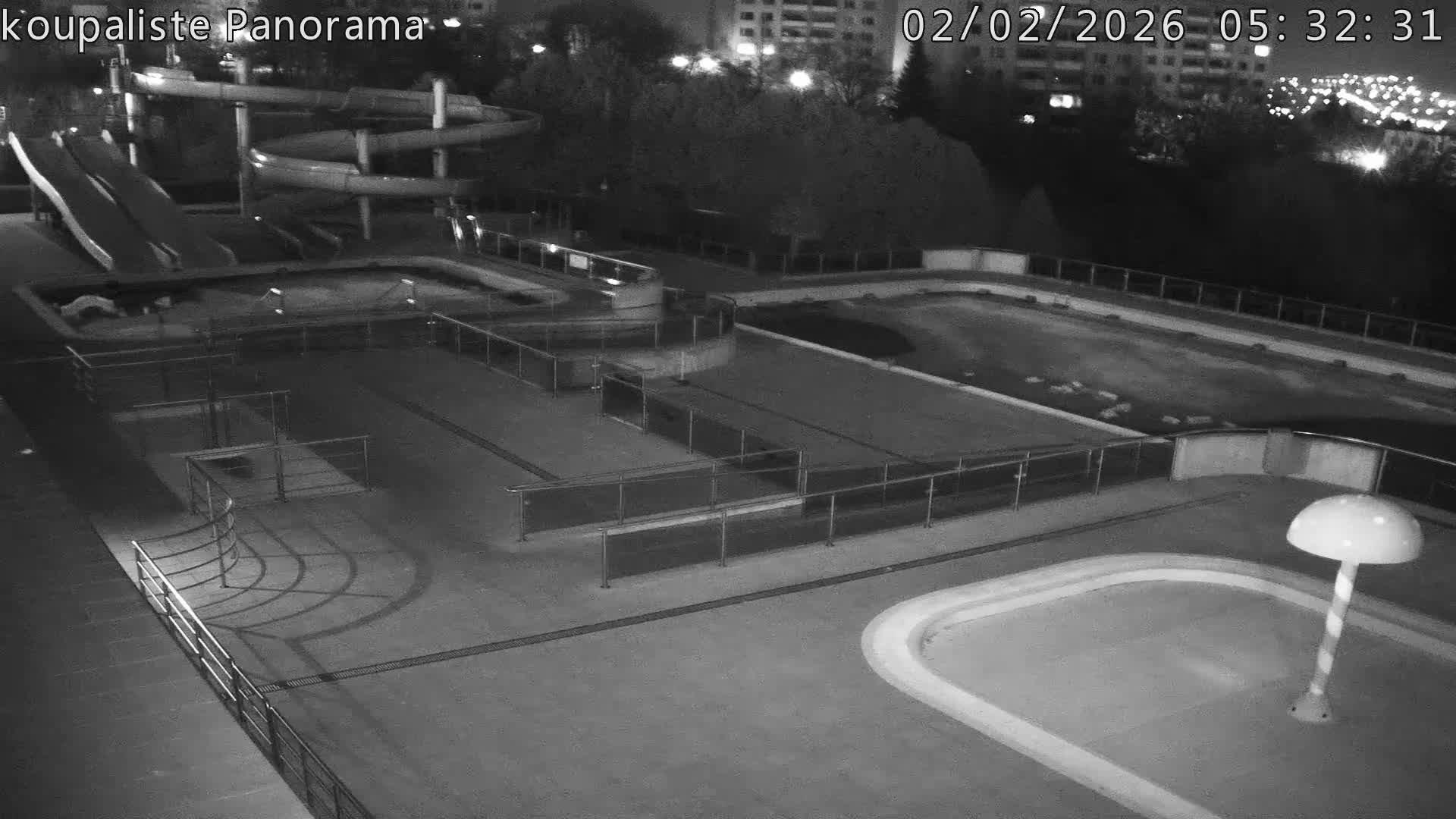 Zlín - Koupaliště Panorama Swimming Pool & Aquapark Live Cam - Zlin 5, Zlin, Czechia