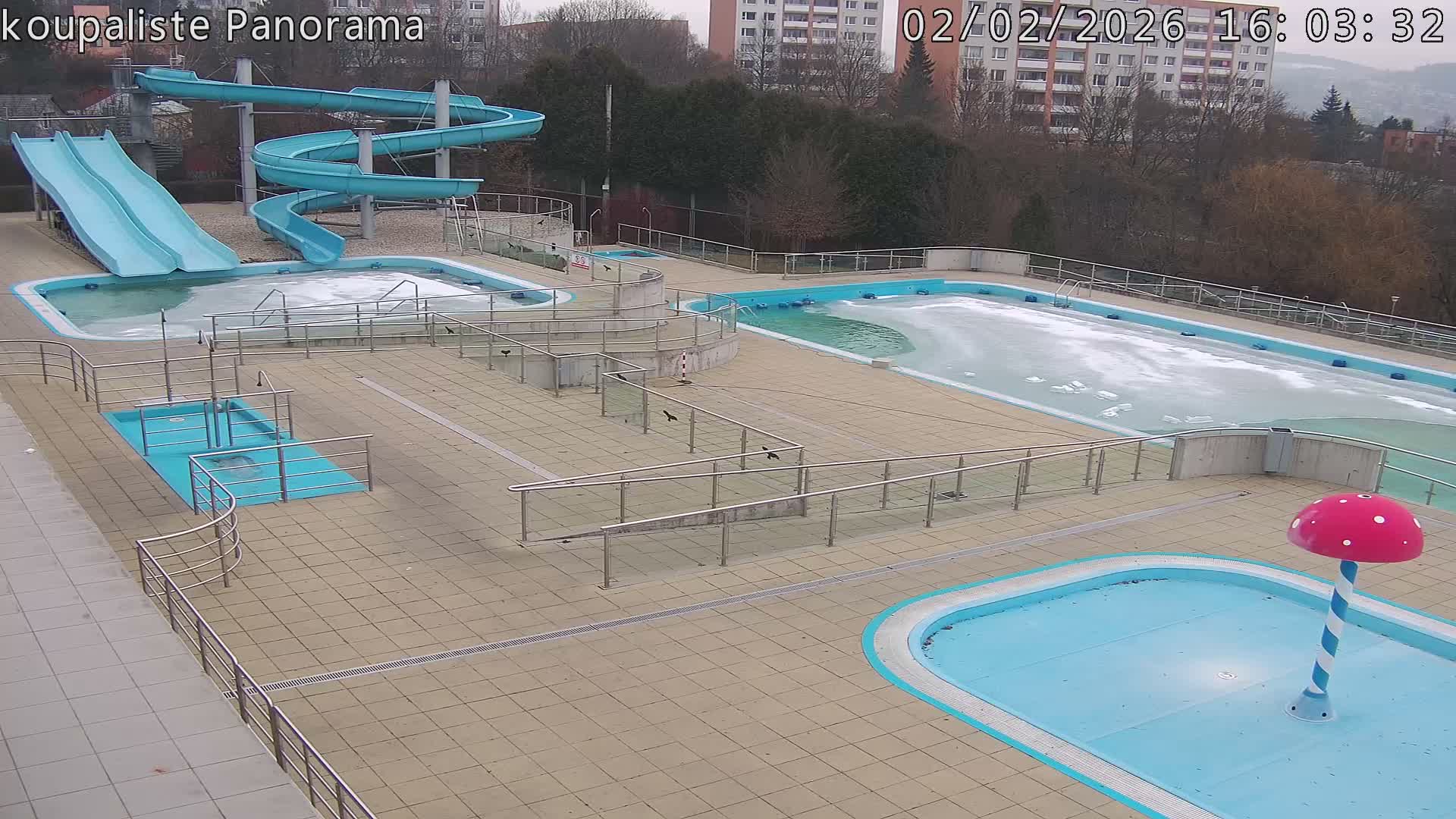 Zlín - Koupaliště Panorama Swimming Pool & Aquapark Live Cam - Zlin 5, Zlin, Czechia