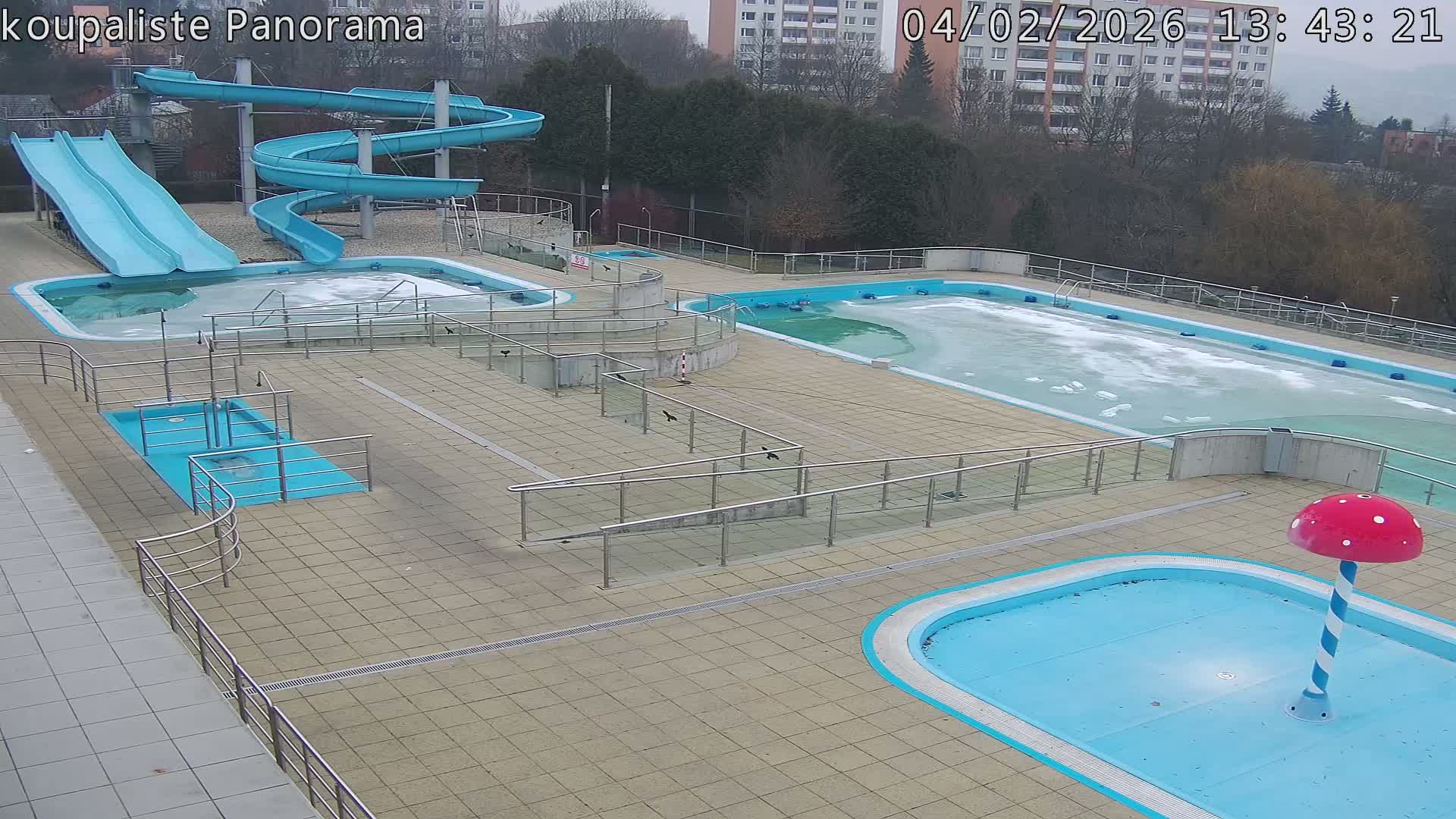 Zlín - Koupaliště Panorama Swimming Pool & Aquapark Live Cam - Zlin 5, Zlin, Czechia