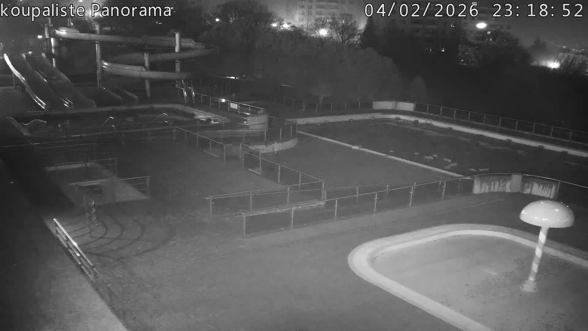 Zlín - Koupaliště Panorama Swimming Pool & Aquapark Live Cam - Zlin 5, Zlin, Czechia