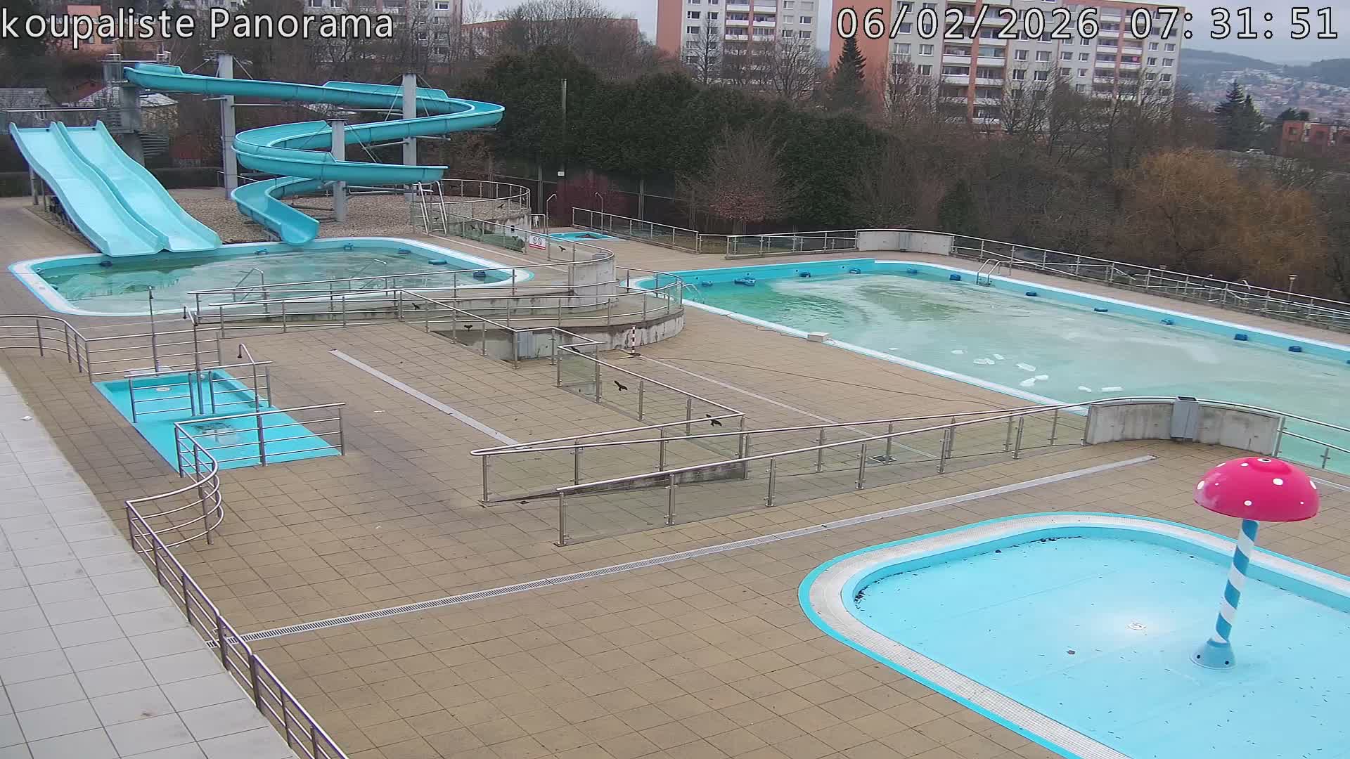 Zlín - Koupaliště Panorama Swimming Pool & Aquapark Live Cam - Zlin 5, Zlin, Czechia