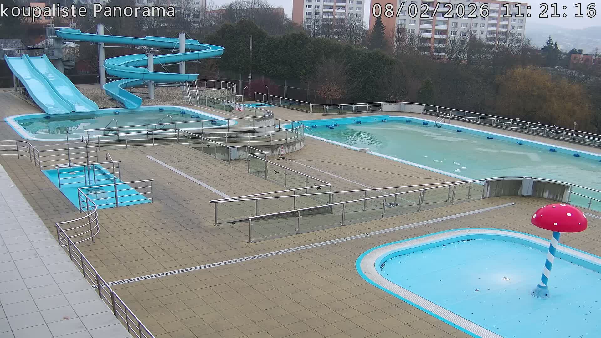 Zlín - Koupaliště Panorama Swimming Pool & Aquapark Live Cam - Zlin 5, Zlin, Czechia