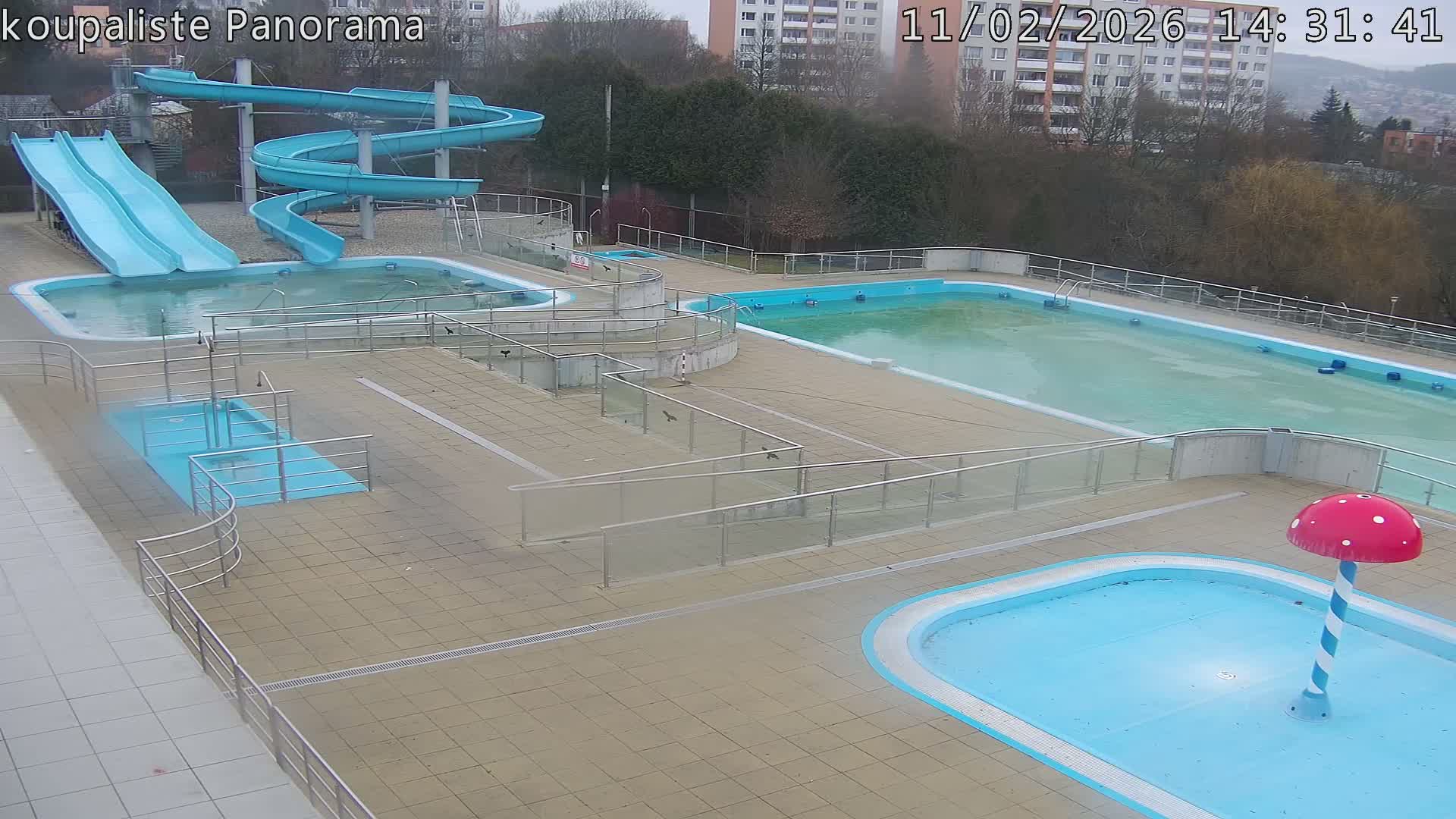 Zlín - Koupaliště Panorama Swimming Pool & Aquapark Live Cam - Zlin 5, Zlin, Czechia