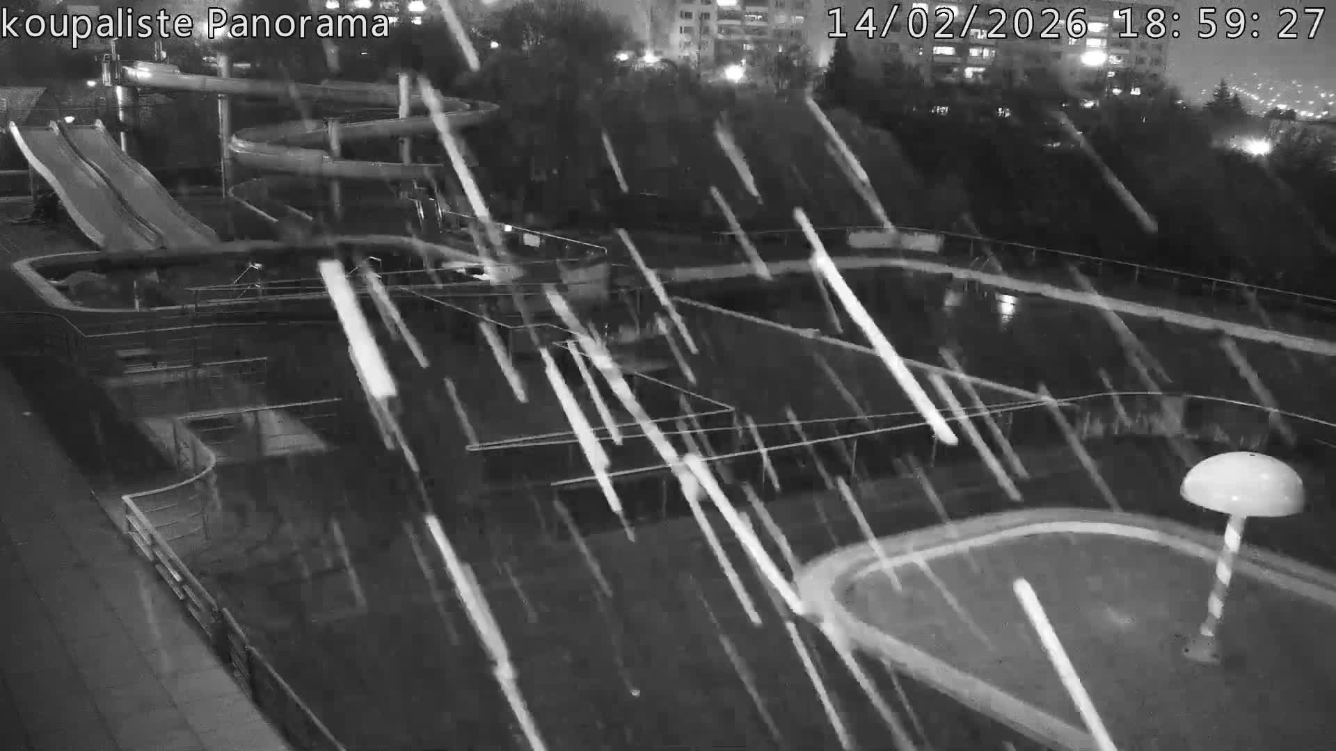 Zlín - Koupaliště Panorama Swimming Pool & Aquapark Live Cam - Zlin 5, Zlin, Czechia