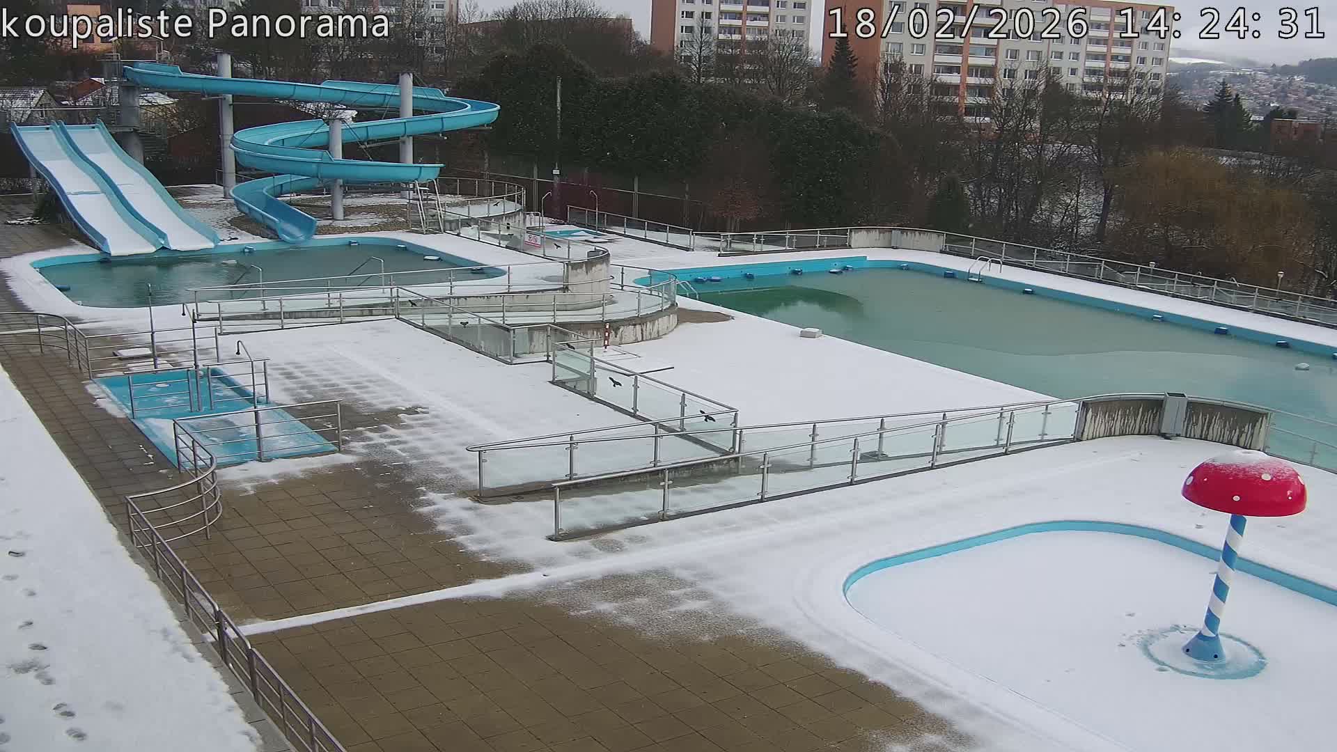 Zlín - Koupaliště Panorama Swimming Pool & Aquapark Live Cam - Zlin 5, Zlin, Czechia