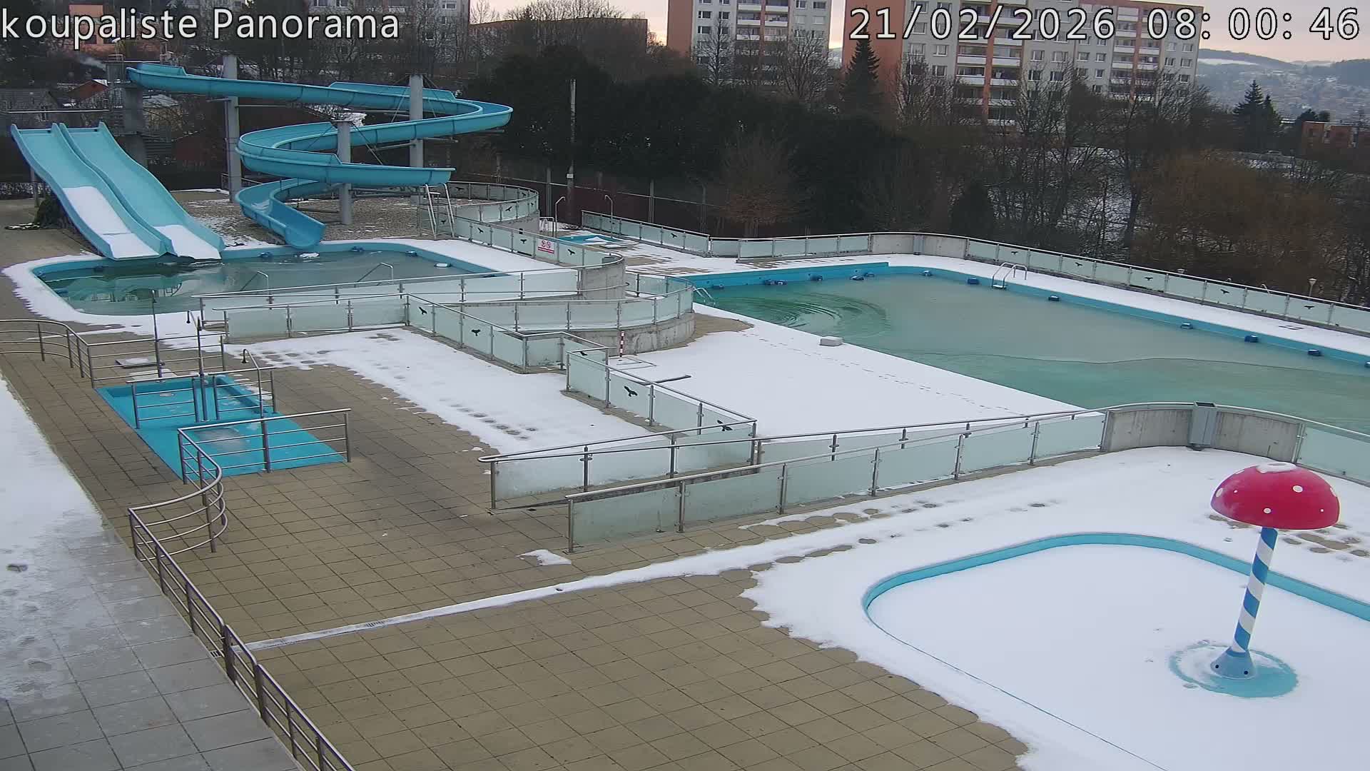 Zlín - Koupaliště Panorama Swimming Pool & Aquapark Live Cam - Zlin 5, Zlin, Czechia