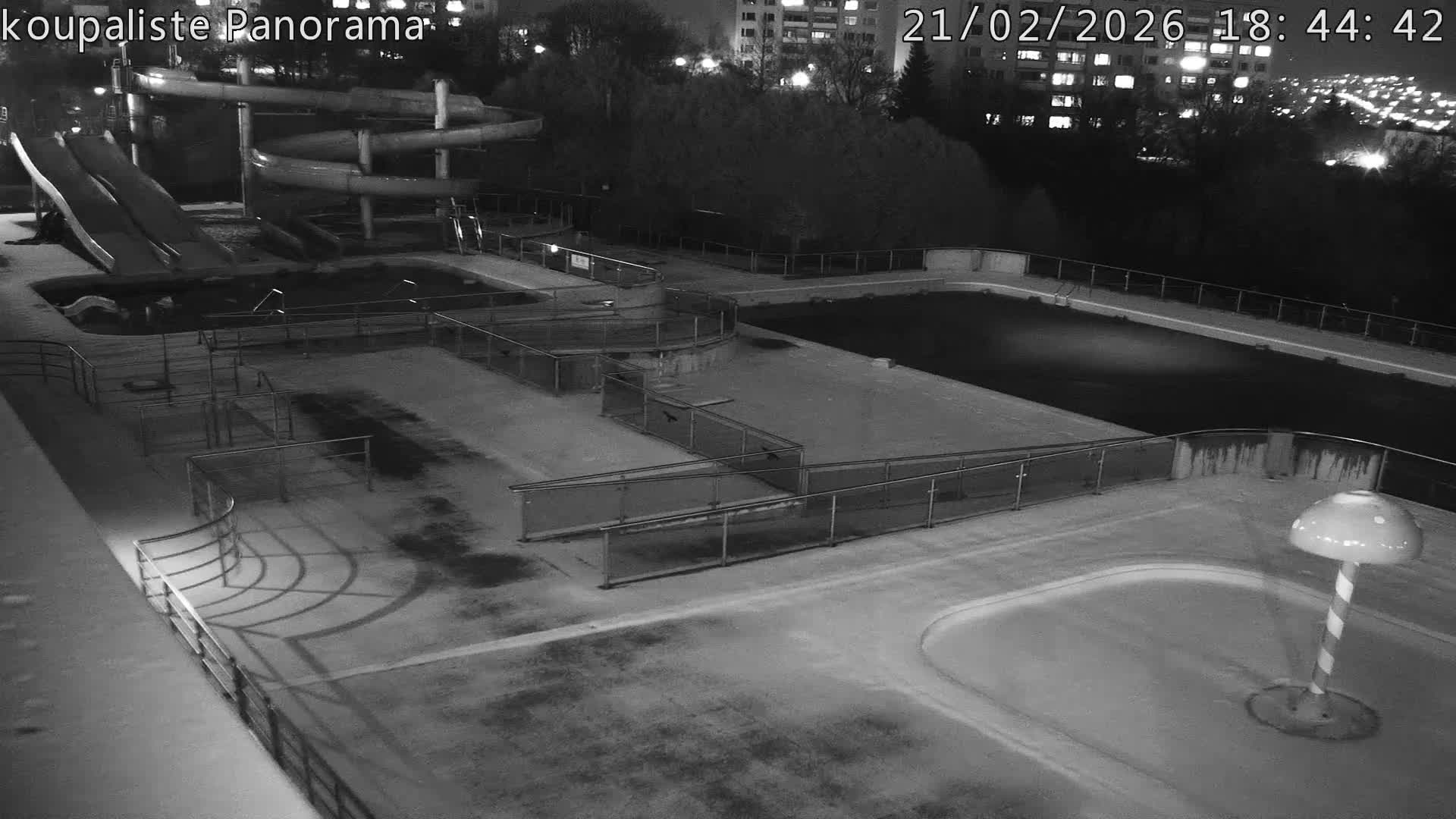 Zlín - Koupaliště Panorama Swimming Pool & Aquapark Live Cam - Zlin 5, Zlin, Czechia