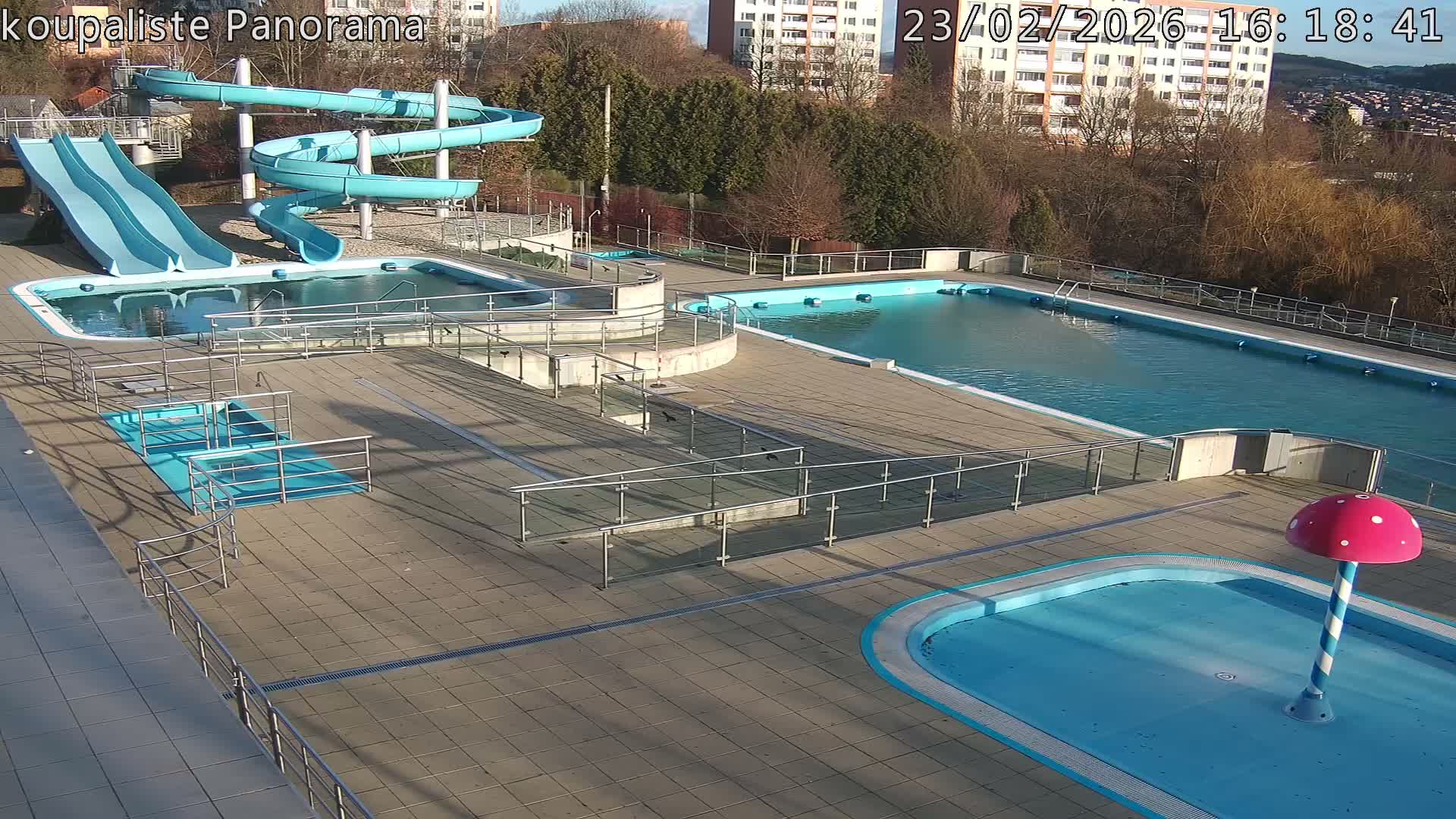 Zlín - Koupaliště Panorama Swimming Pool & Aquapark Live Cam - Zlin 5, Zlin, Czechia