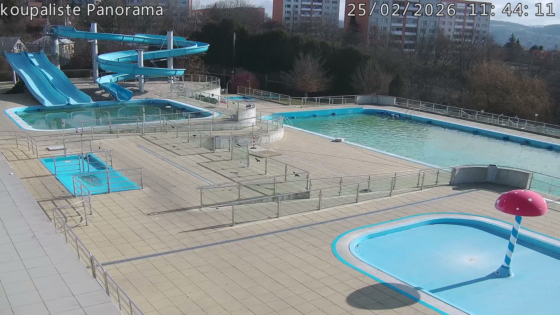 Zlín - Koupaliště Panorama Swimming Pool & Aquapark Live Cam - Zlin 5, Zlin, Czechia