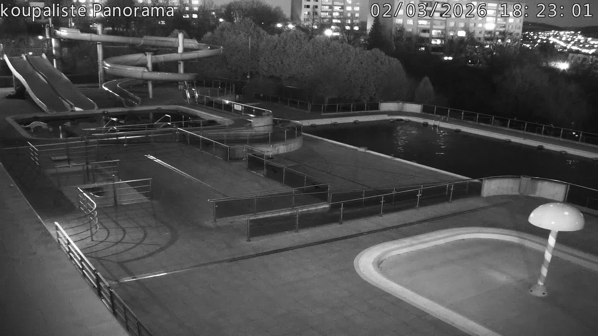 Zlín - Koupaliště Panorama Swimming Pool & Aquapark Live Cam - Zlin 5, Zlin, Czechia