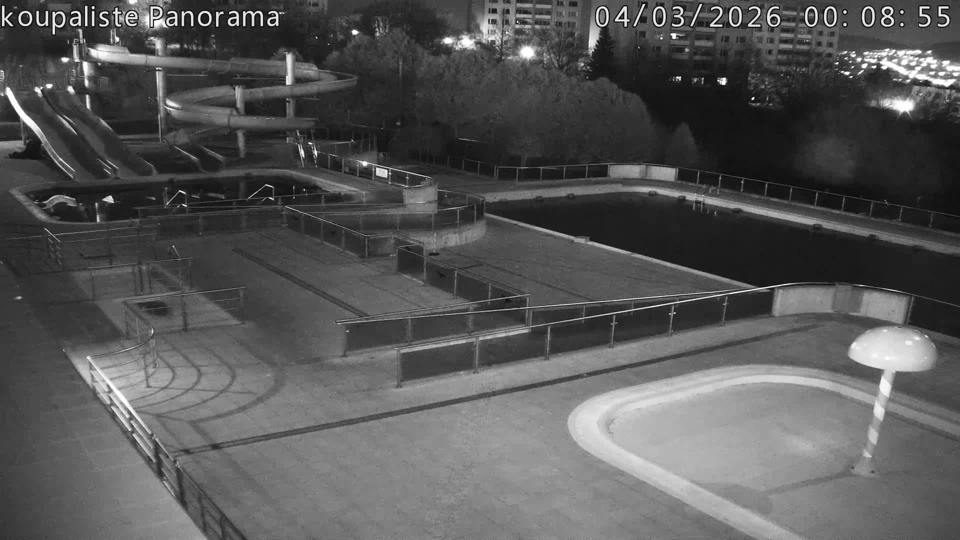Zlín - Koupaliště Panorama Swimming Pool & Aquapark Live Cam - Zlin 5, Zlin, Czechia