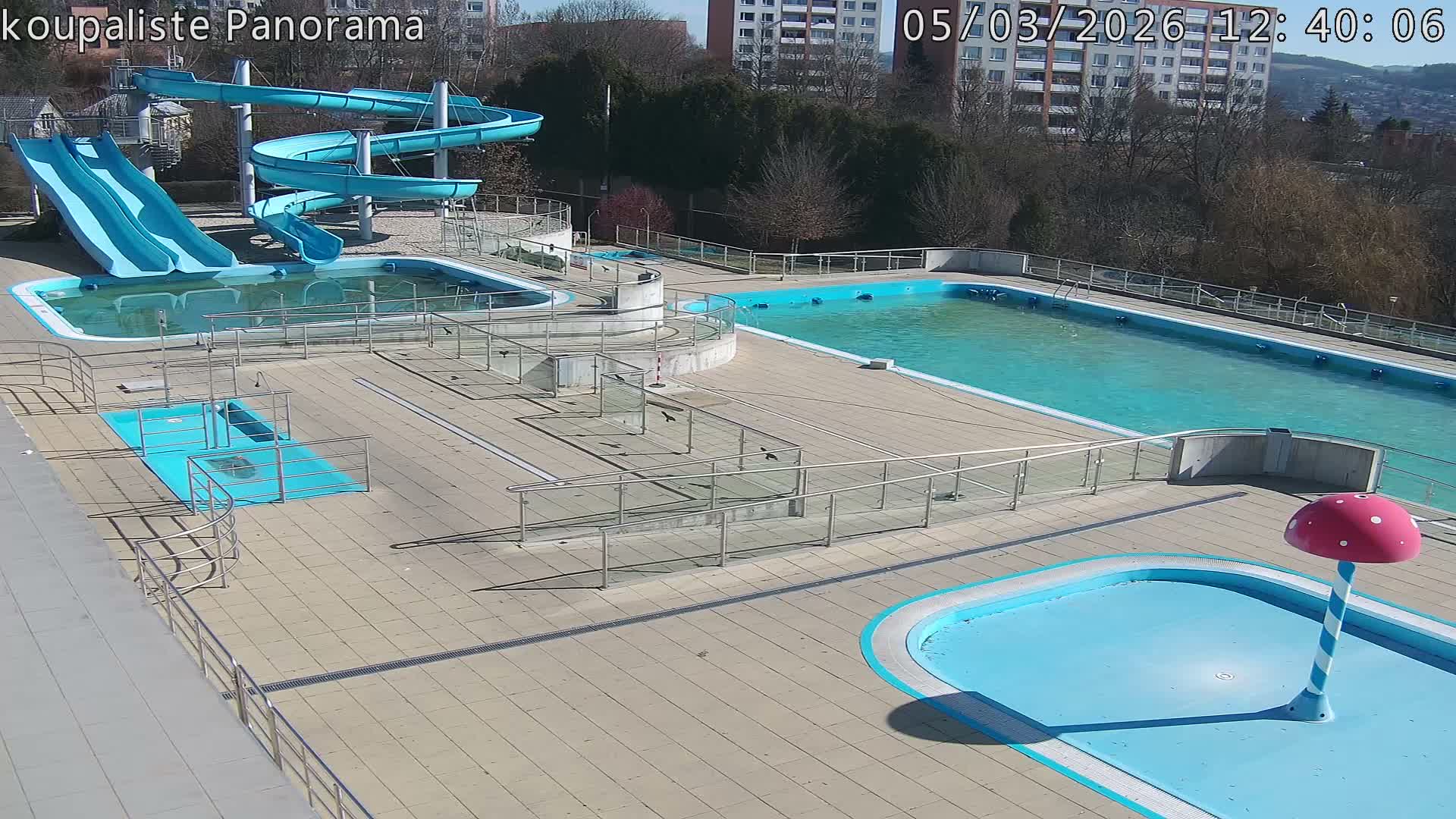 Zlín - Koupaliště Panorama Swimming Pool & Aquapark Live Cam - Zlin 5, Zlin, Czechia