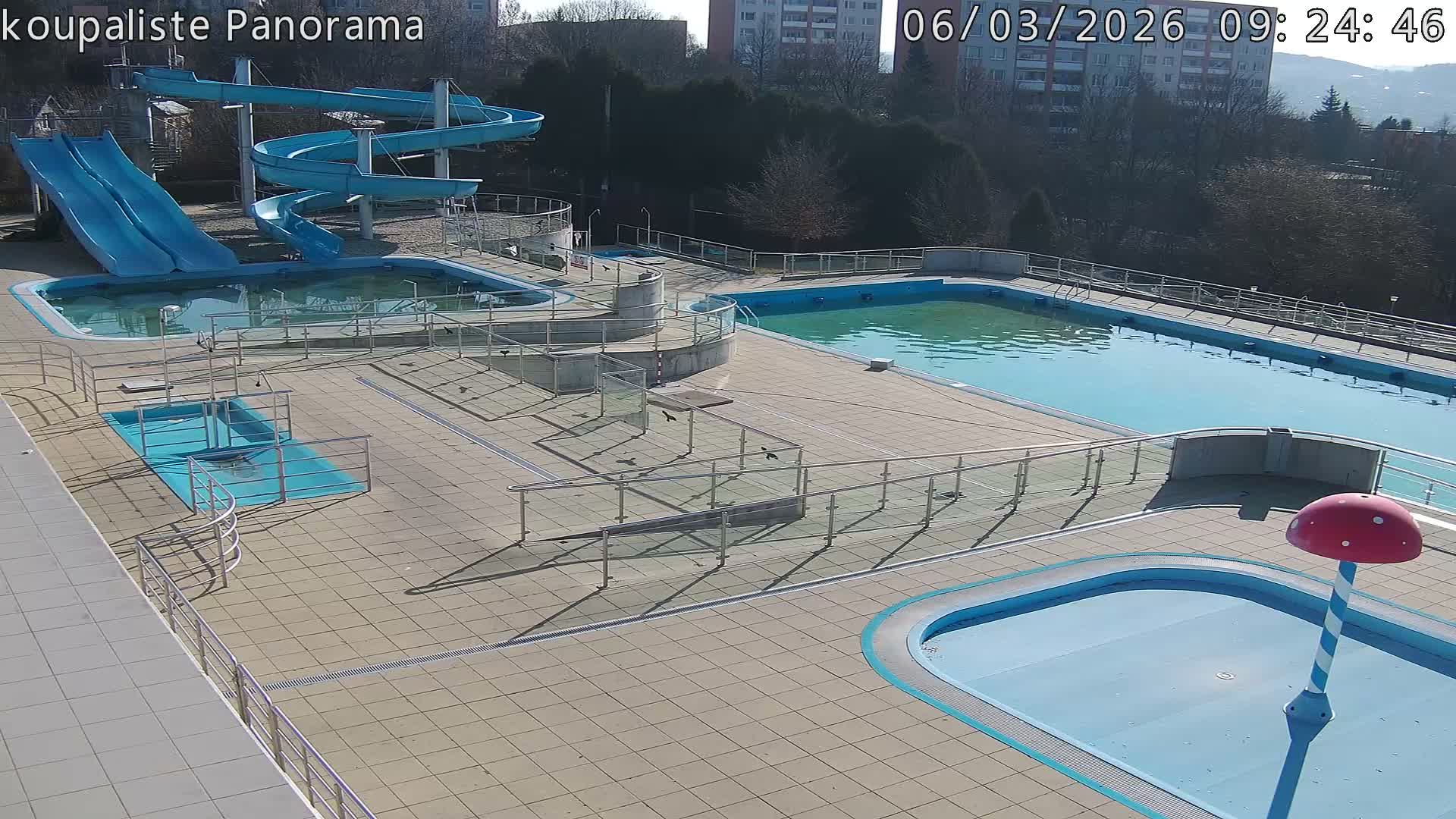 Zlín - Koupaliště Panorama Swimming Pool & Aquapark Live Cam - Zlin 5, Zlin, Czechia