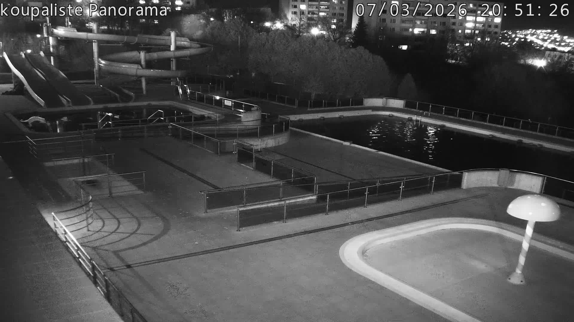 Zlín - Koupaliště Panorama Swimming Pool & Aquapark Live Cam - Zlin 5, Zlin, Czechia