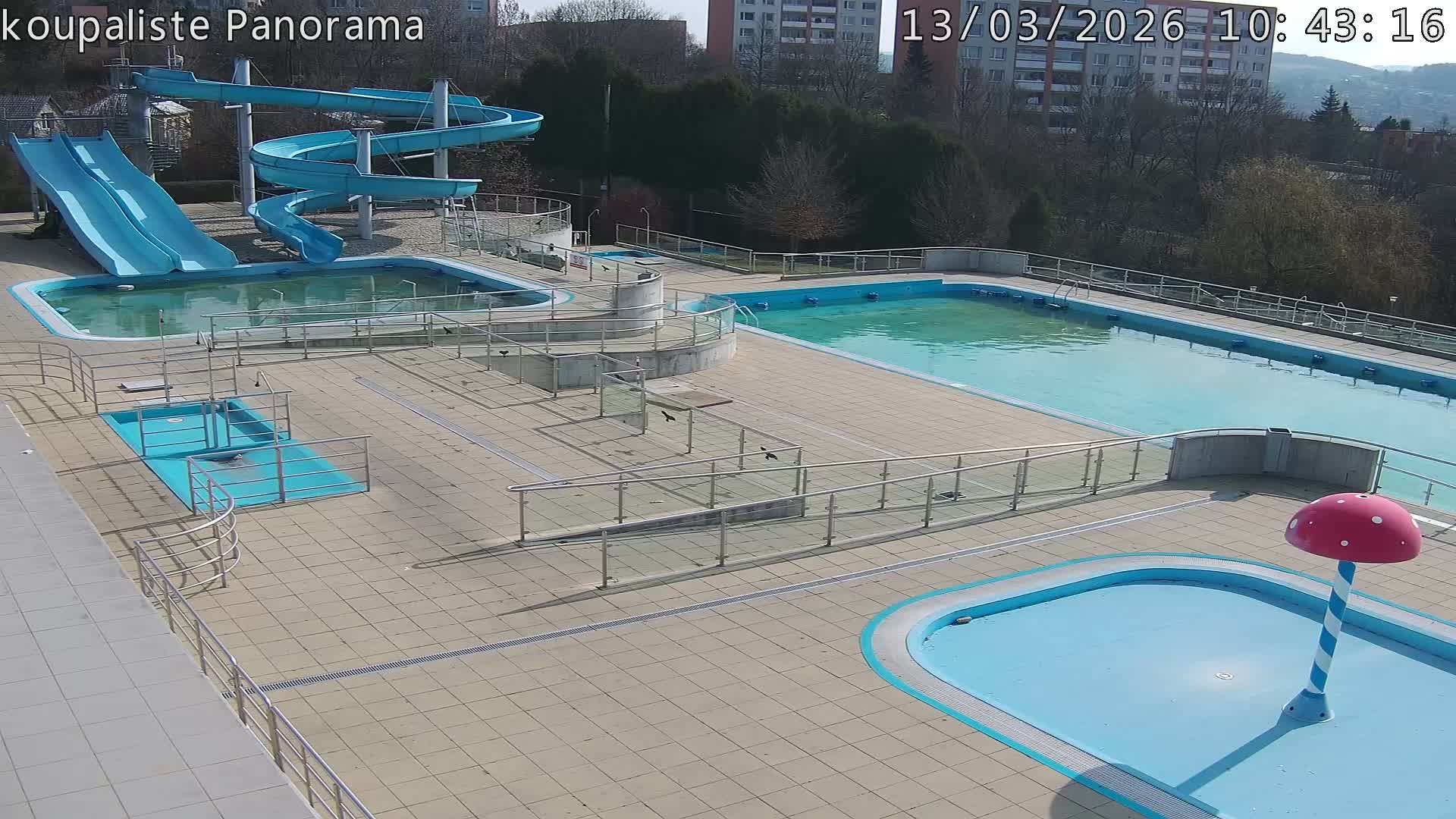 Zlín - Koupaliště Panorama Swimming Pool & Aquapark Live Cam - Zlin 5, Zlin, Czechia
