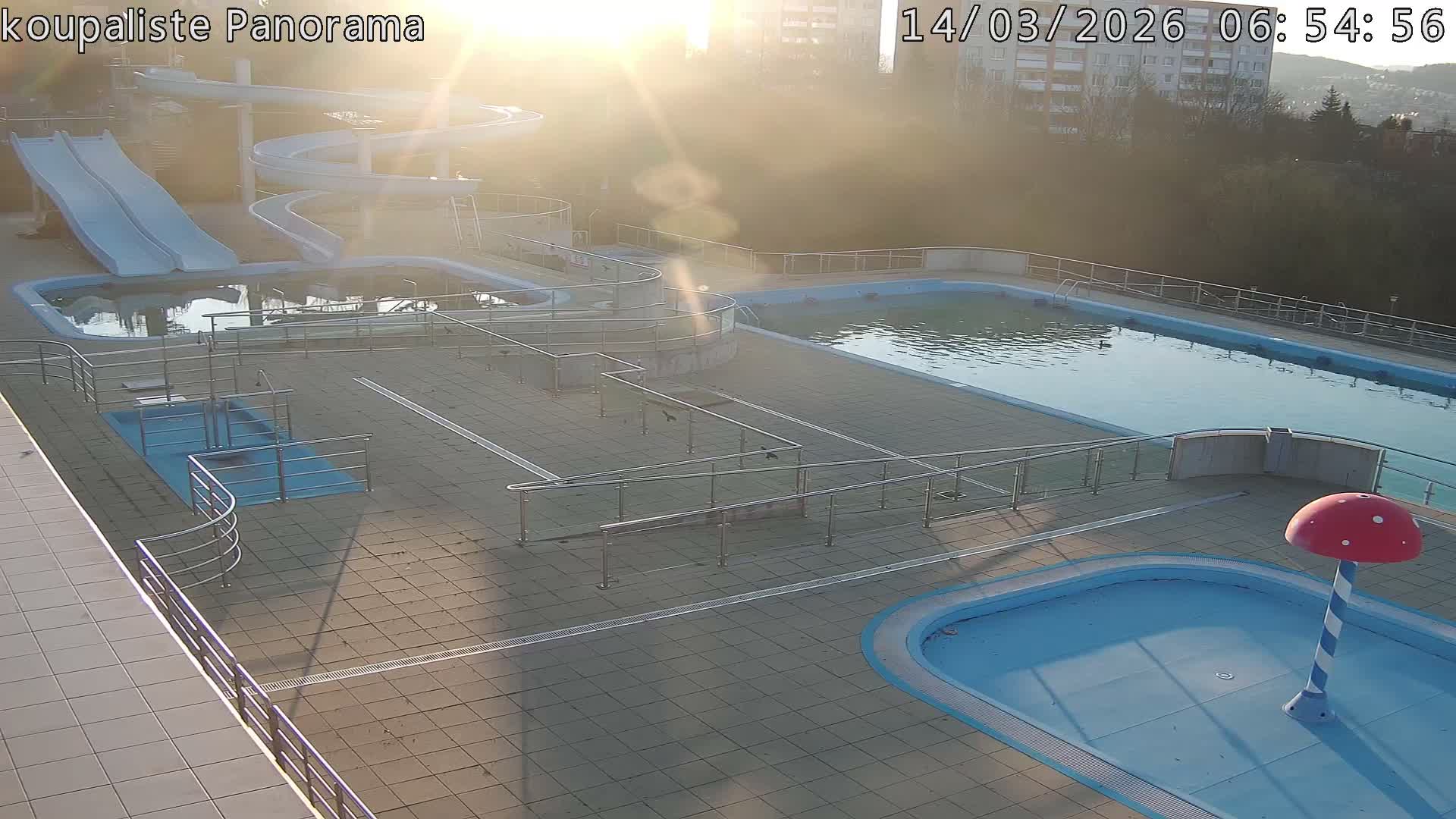 Zlín - Koupaliště Panorama Swimming Pool & Aquapark Live Cam - Zlin 5, Zlin, Czechia
