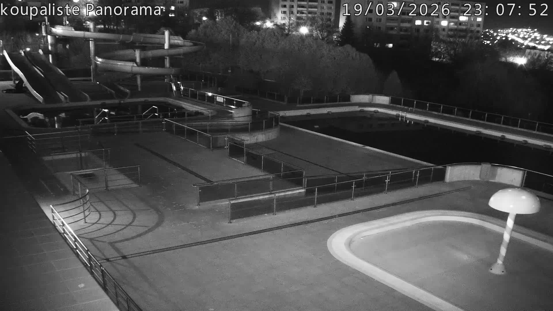 Zlín - Koupaliště Panorama Swimming Pool & Aquapark Live Cam - Zlin 5, Zlin, Czechia