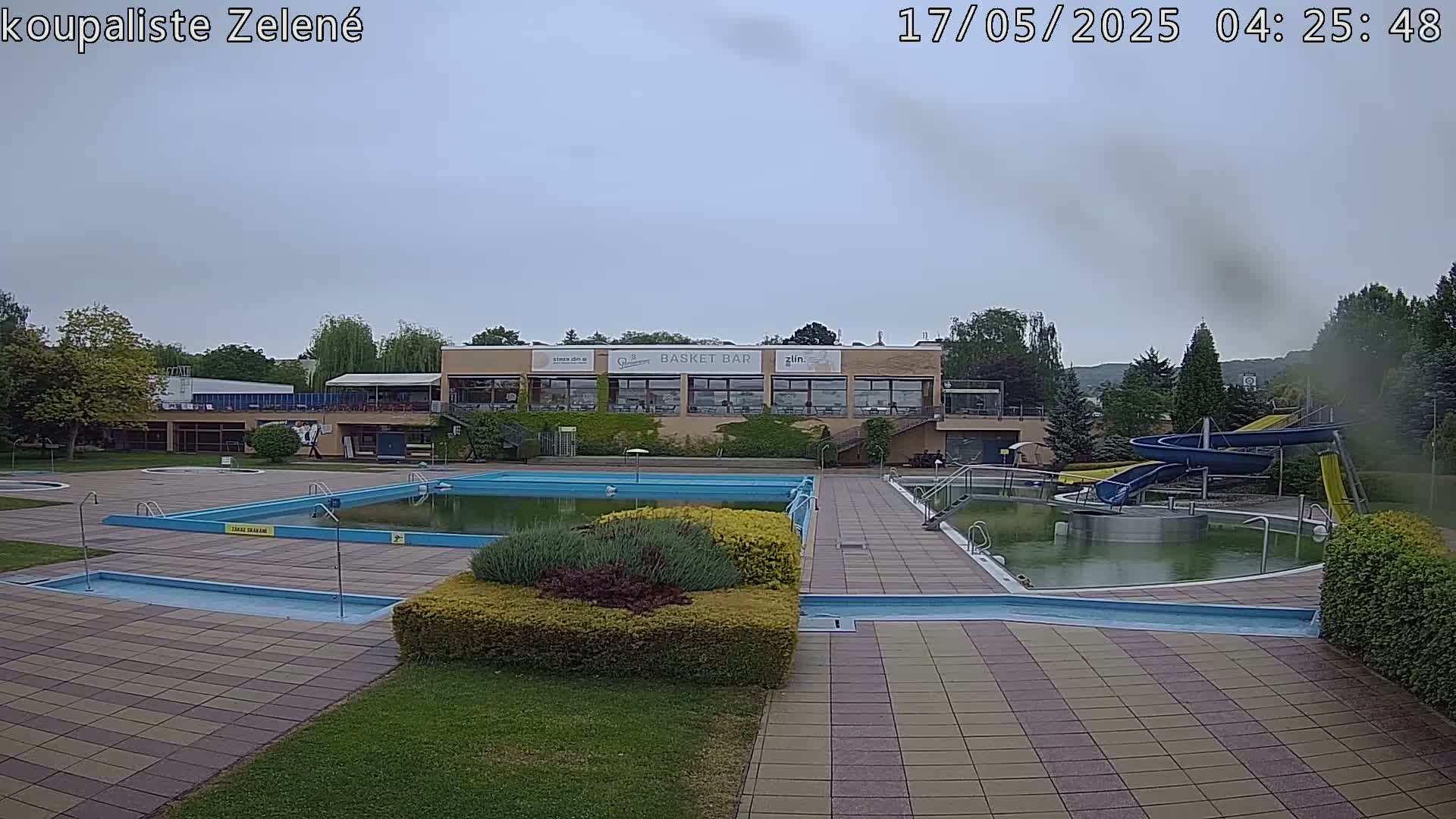 Zlín - Koupaliště Zelené Swimming Pool & Aquapark Live Cam - Zlin 1, Zlin, Czechia