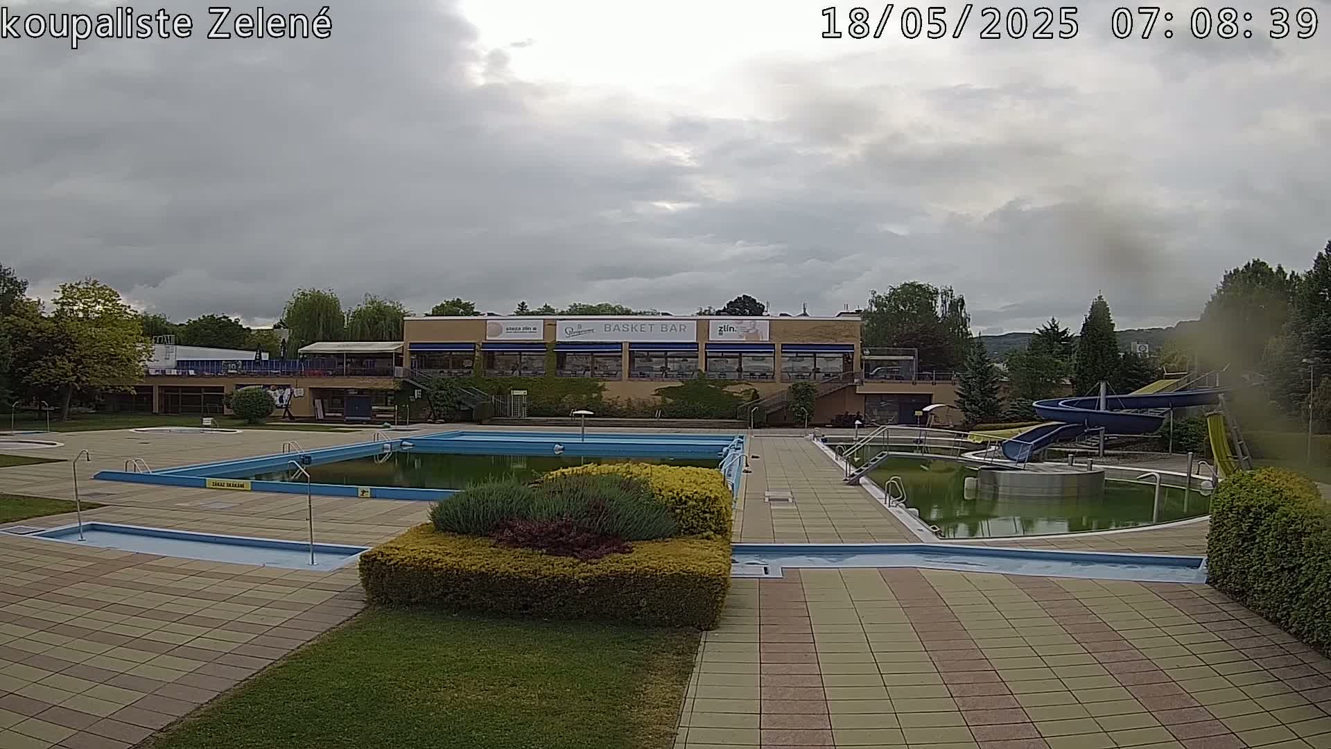 Zlín - Koupaliště Zelené Swimming Pool & Aquapark Live Cam - Zlin 1, Zlin, Czechia