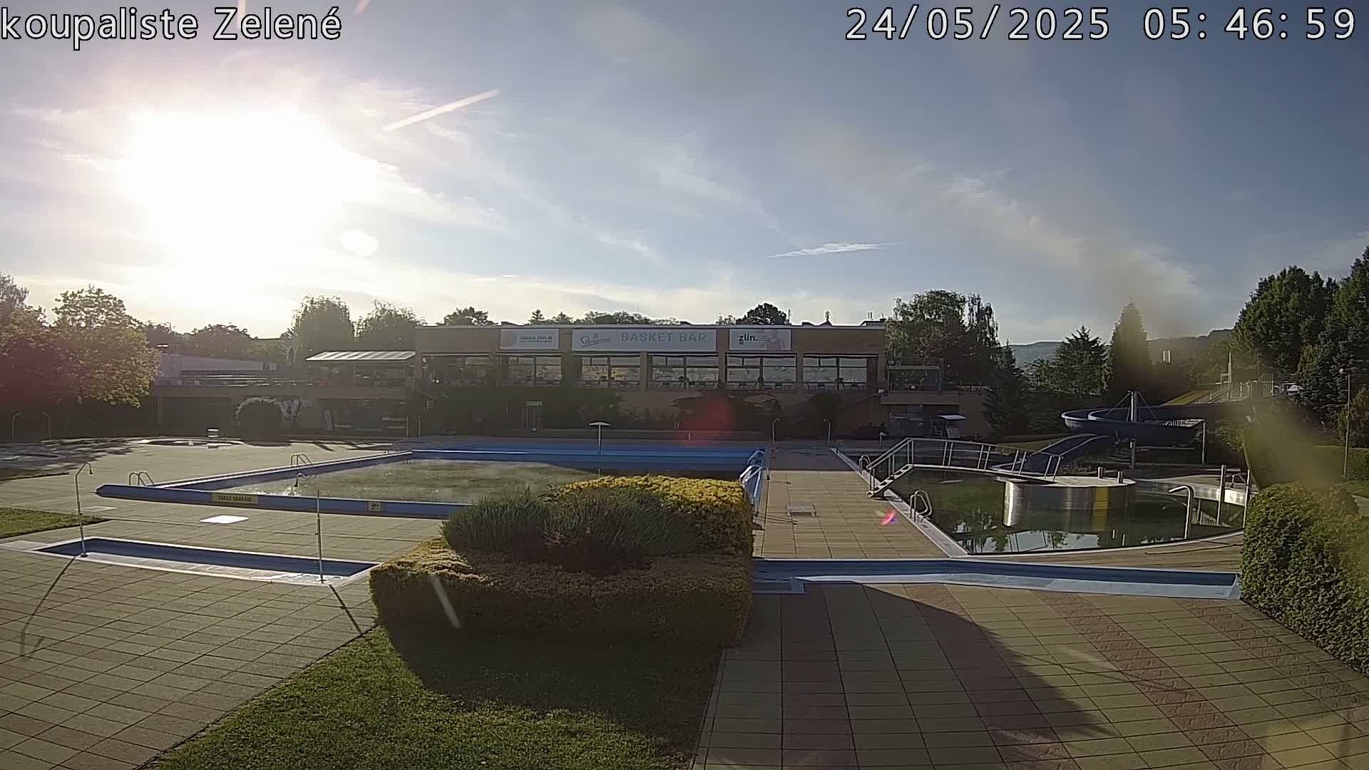 Zlín - Koupaliště Zelené Swimming Pool & Aquapark Live Cam - Zlin 1, Zlin, Czechia