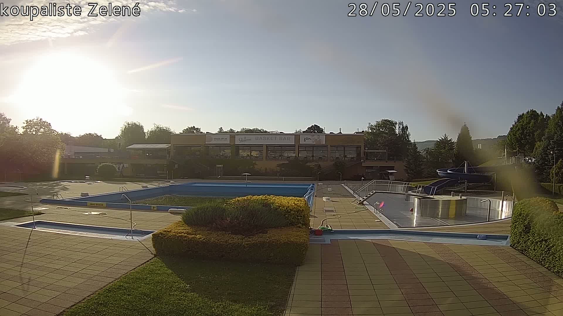 Zlín - Koupaliště Zelené Swimming Pool & Aquapark Live Cam - Zlin 1, Zlin, Czechia