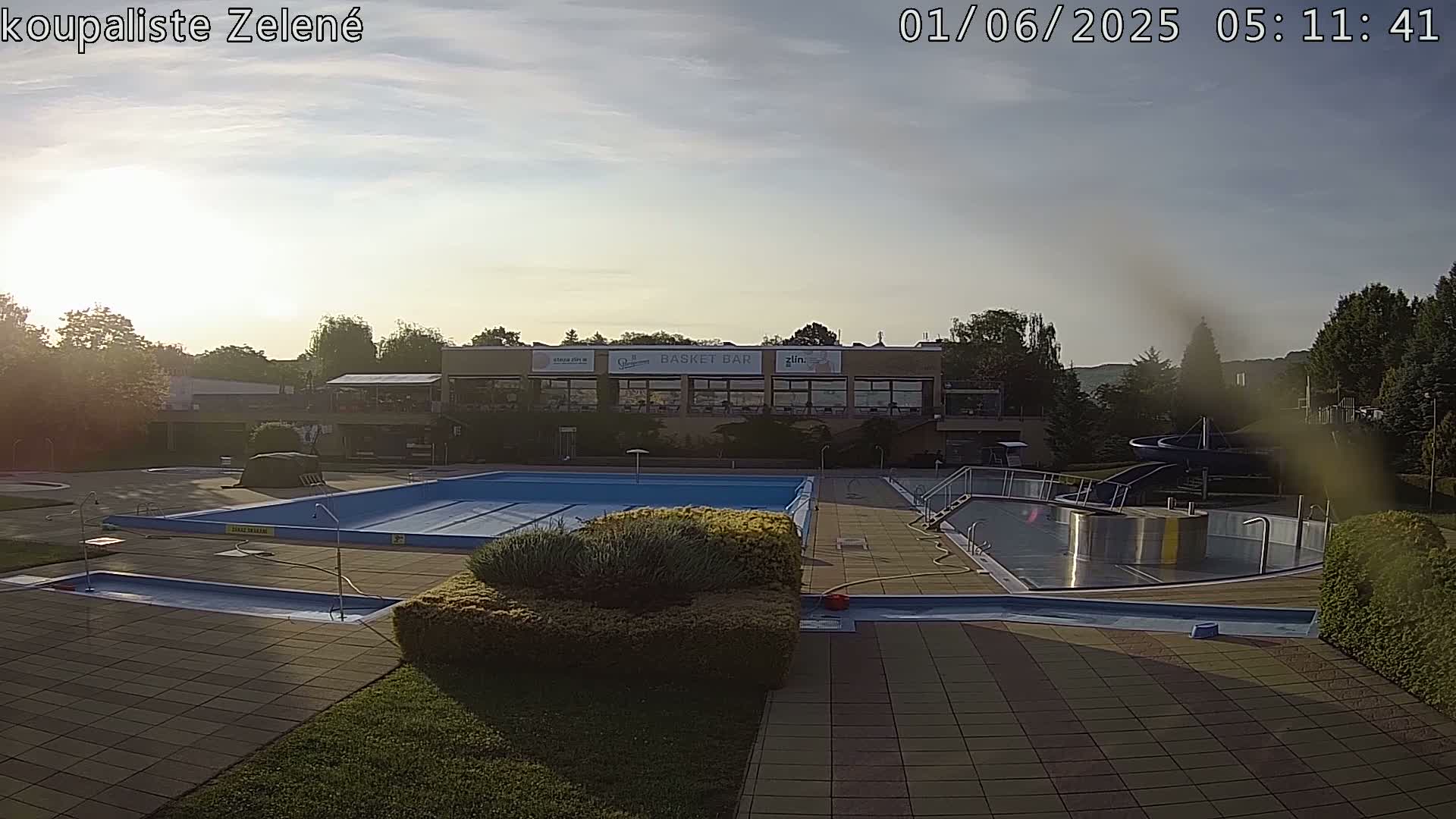 Zlín - Koupaliště Zelené Swimming Pool & Aquapark Live Cam - Zlin 1, Zlin, Czechia