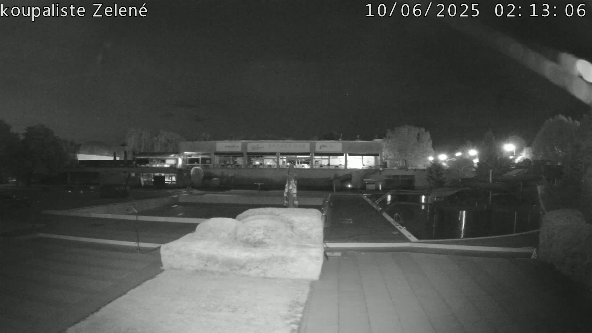 Zlín - Koupaliště Zelené Swimming Pool & Aquapark Live Cam - Zlin 1, Zlin, Czechia