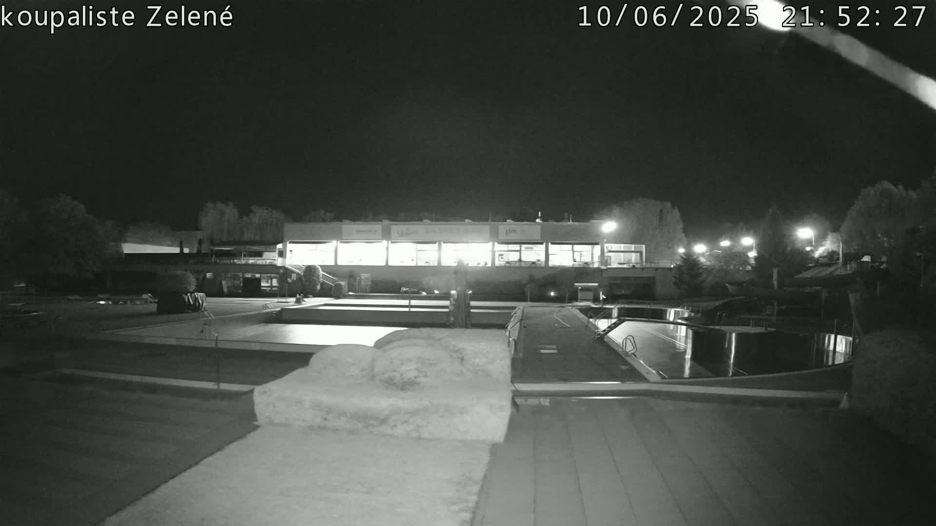Zlín - Koupaliště Zelené Swimming Pool & Aquapark Live Cam - Zlin 1, Zlin, Czechia