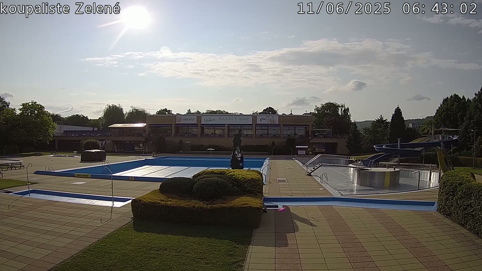 Zlín - Koupaliště Zelené Swimming Pool & Aquapark Live Cam - Zlin 1, Zlin, Czechia