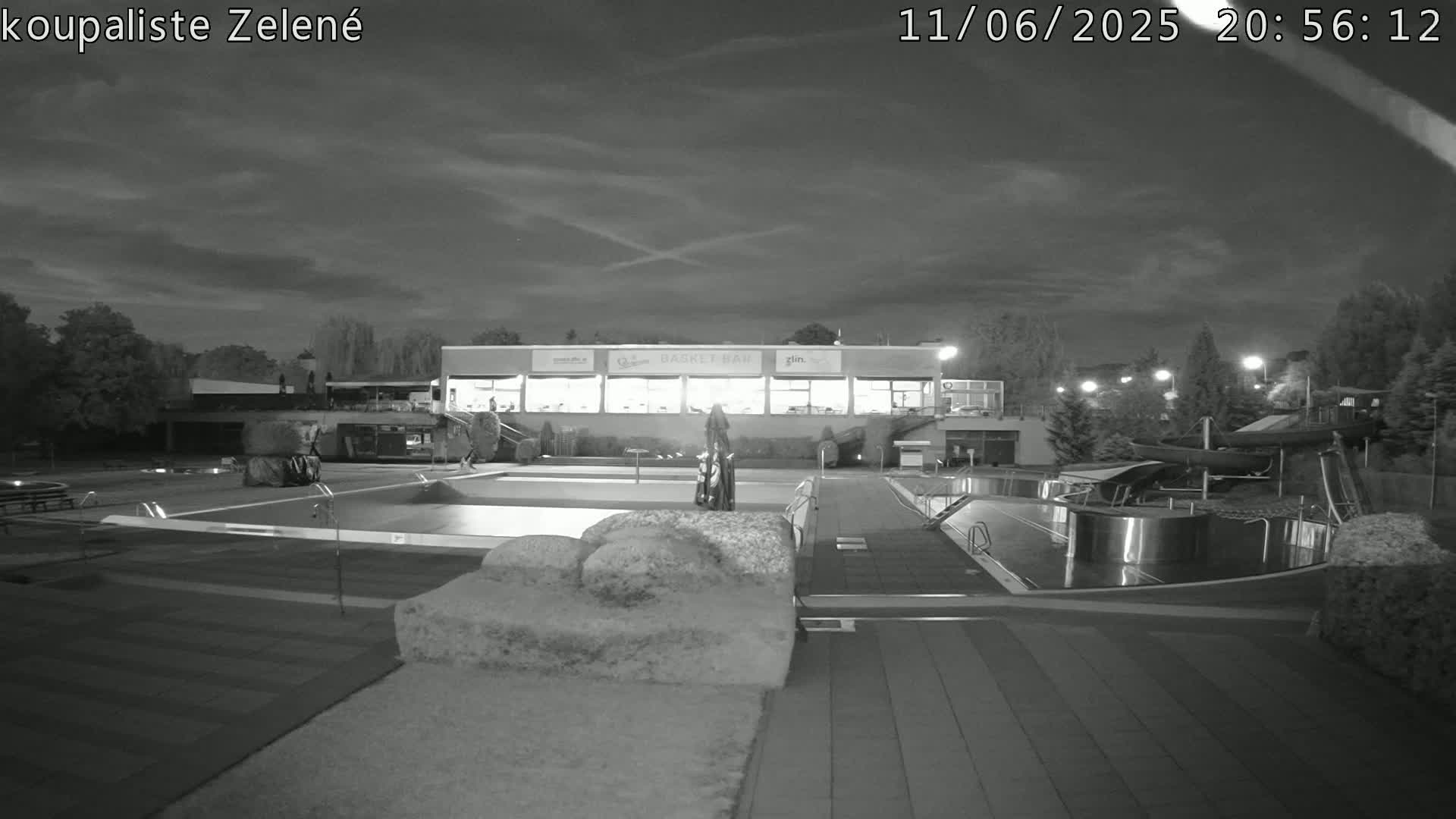 Zlín - Koupaliště Zelené Swimming Pool & Aquapark Live Cam - Zlin 1, Zlin, Czechia