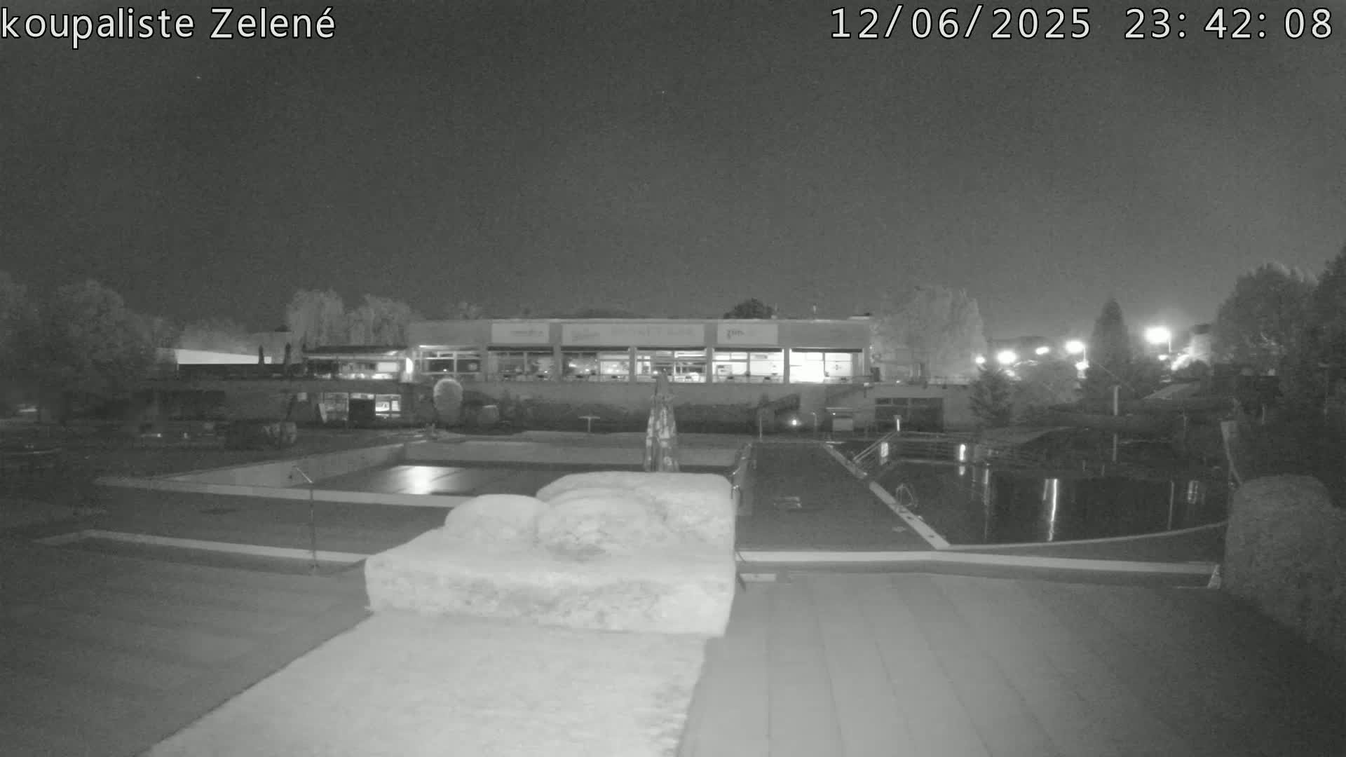 Zlín - Koupaliště Zelené Swimming Pool & Aquapark Live Cam - Zlin 1, Zlin, Czechia