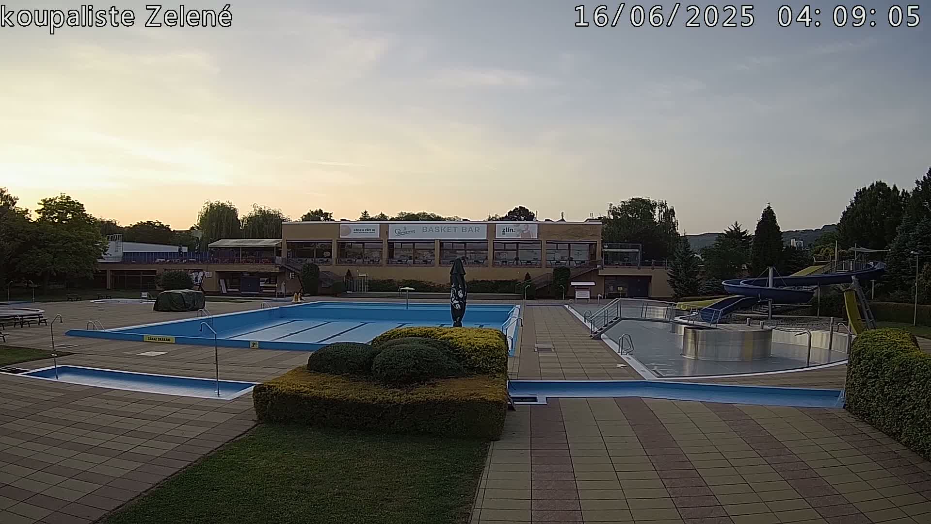 Zlín - Koupaliště Zelené Swimming Pool & Aquapark Live Cam - Zlin 1, Zlin, Czechia