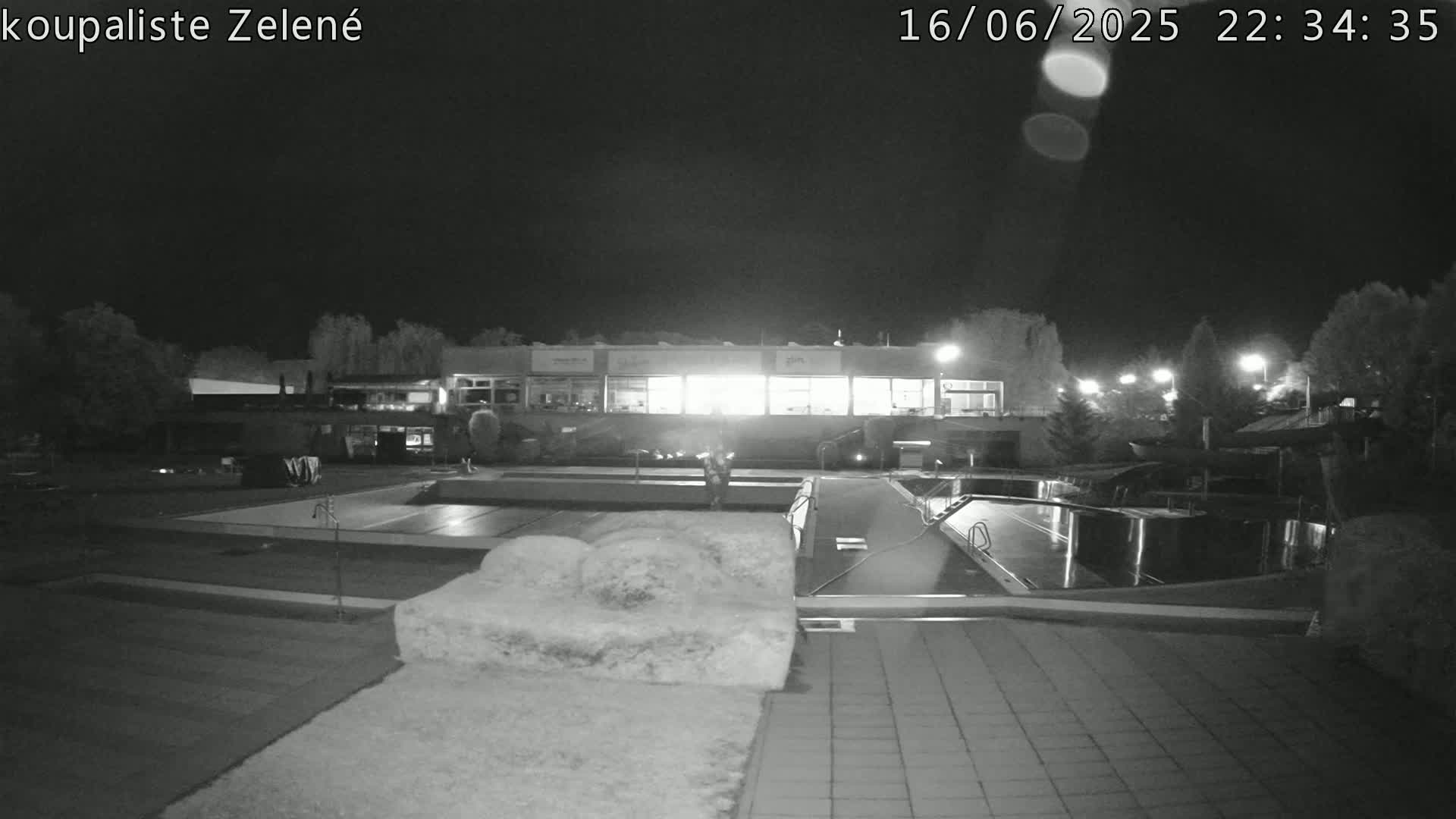 Zlín - Koupaliště Zelené Swimming Pool & Aquapark Live Cam - Zlin 1, Zlin, Czechia