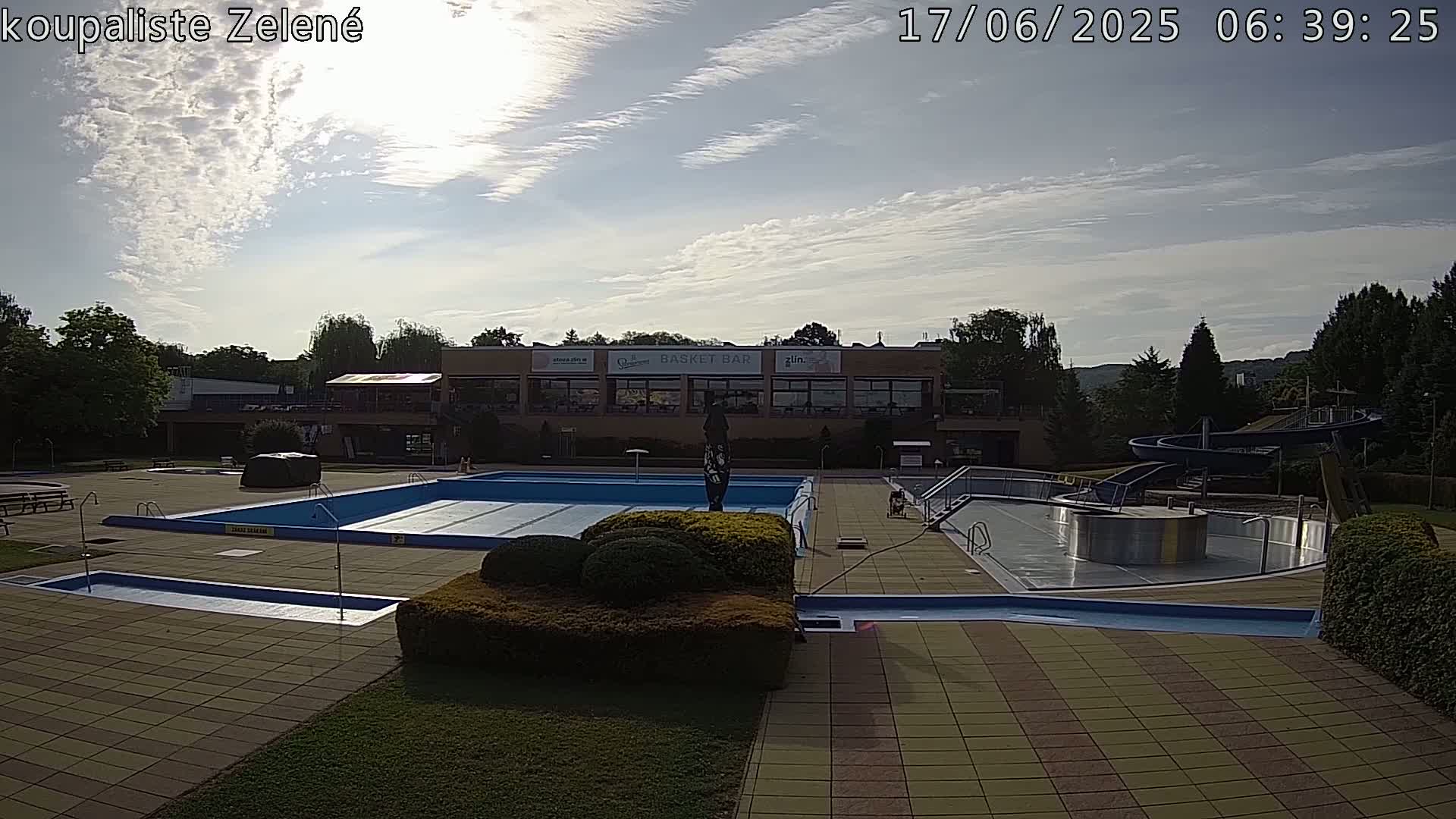 Zlín - Koupaliště Zelené Swimming Pool & Aquapark Live Cam - Zlin 1, Zlin, Czechia
