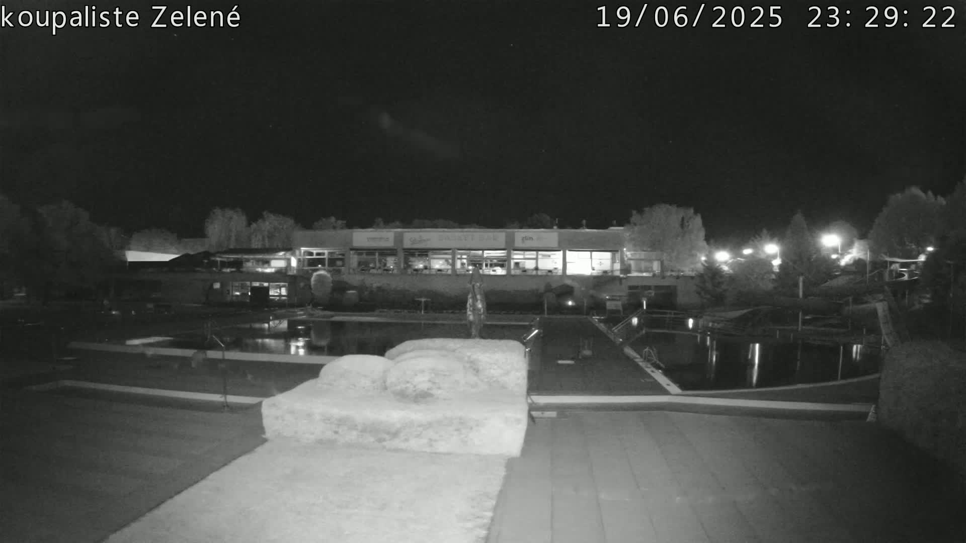 Zlín - Koupaliště Zelené Swimming Pool & Aquapark Live Cam - Zlin 1, Zlin, Czechia