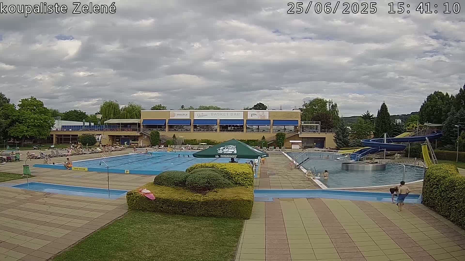 Zlín - Koupaliště Zelené Swimming Pool & Aquapark Live Cam - Zlin 1, Zlin, Czechia
