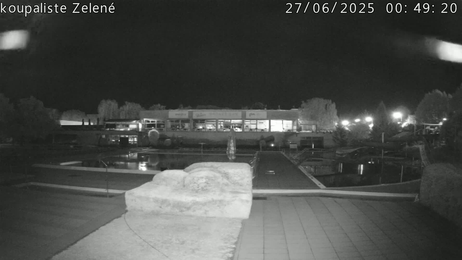 Zlín - Koupaliště Zelené Swimming Pool & Aquapark Live Cam - Zlin 1, Zlin, Czechia