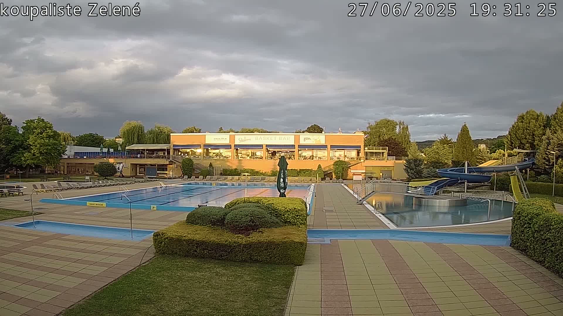 Zlín - Koupaliště Zelené Swimming Pool & Aquapark Live Cam - Zlin 1, Zlin, Czechia