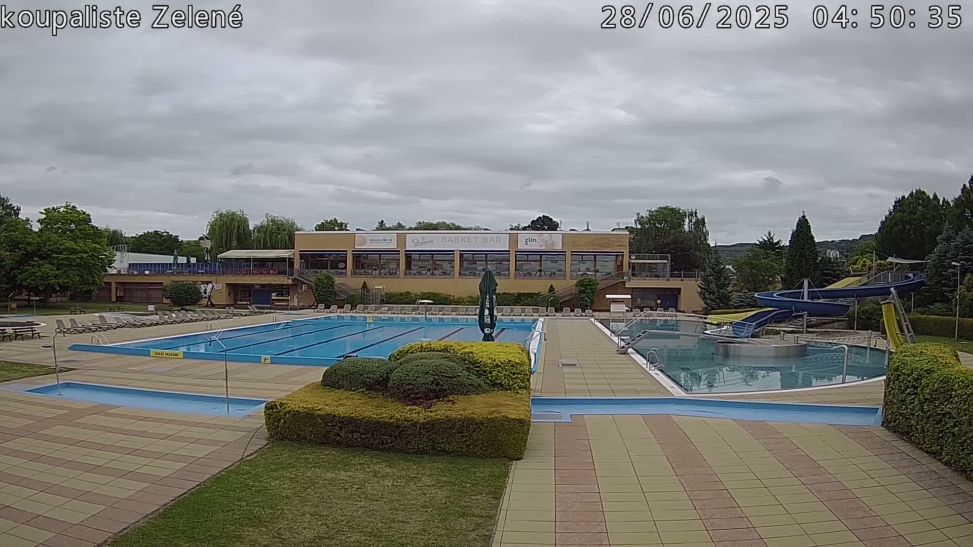Zlín - Koupaliště Zelené Swimming Pool & Aquapark Live Cam - Zlin 1, Zlin, Czechia