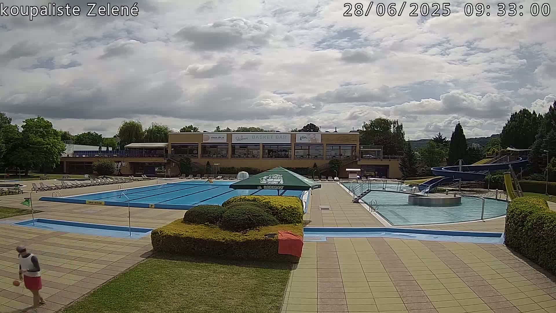 Zlín - Koupaliště Zelené Swimming Pool & Aquapark Live Cam - Zlin 1, Zlin, Czechia