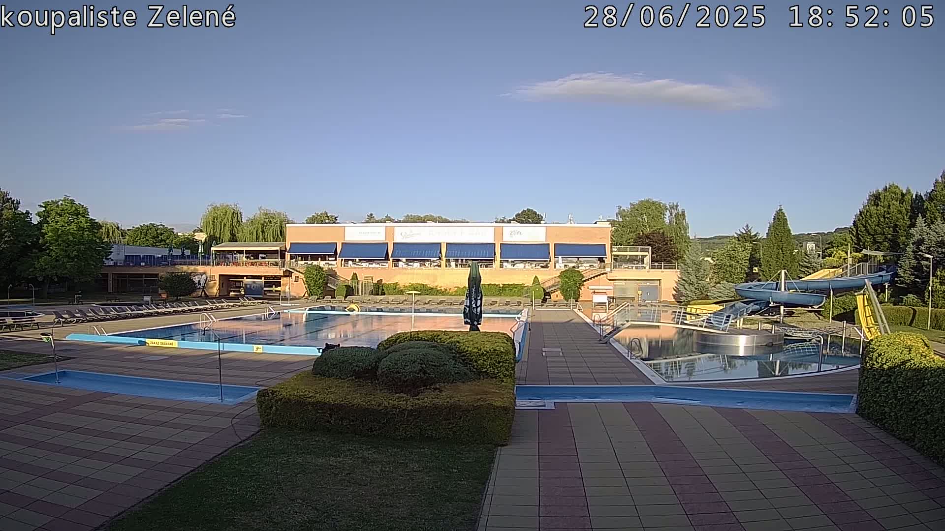 Zlín - Koupaliště Zelené Swimming Pool & Aquapark Live Cam - Zlin 1, Zlin, Czechia