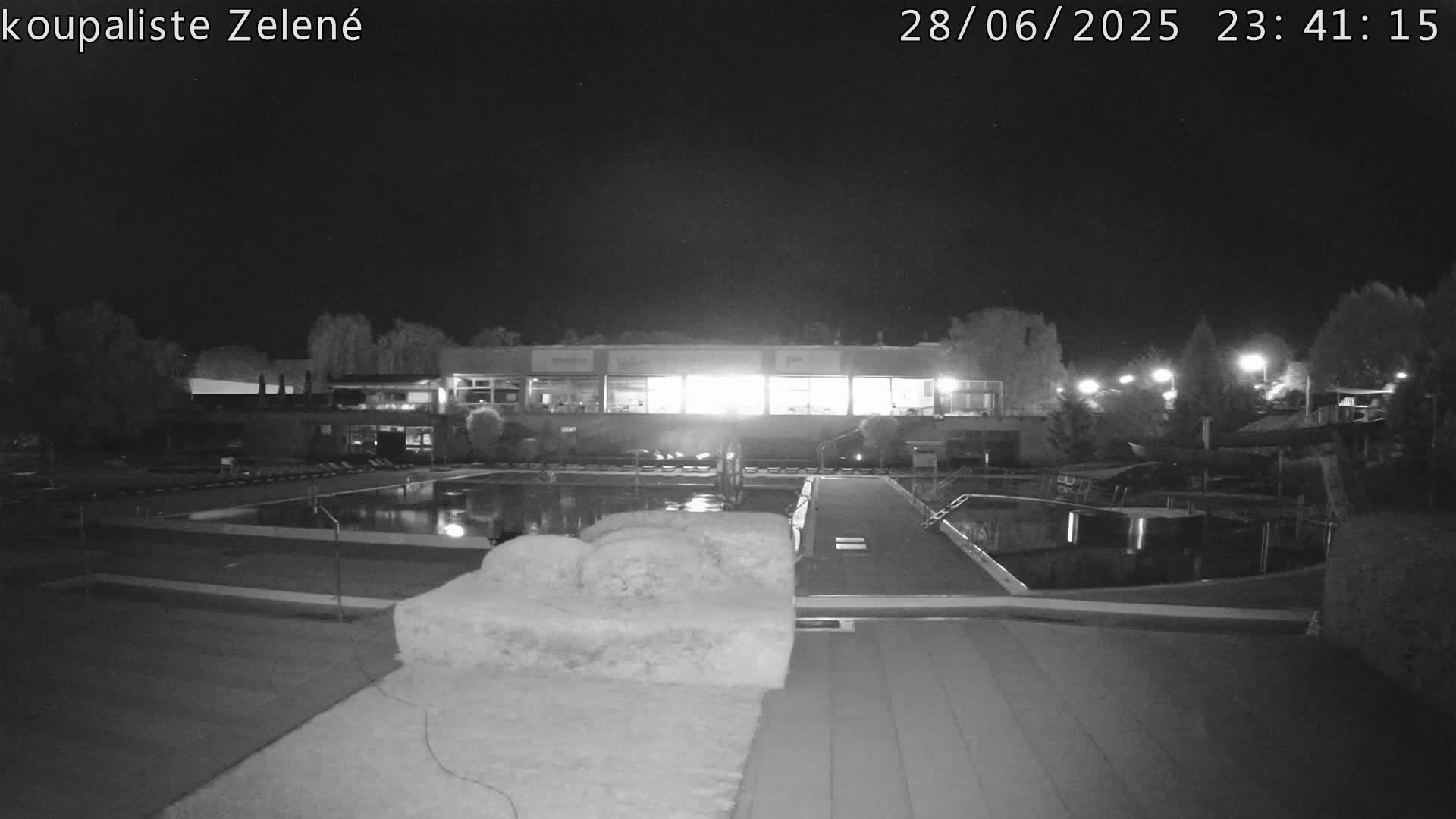 Zlín - Koupaliště Zelené Swimming Pool & Aquapark Live Cam - Zlin 1, Zlin, Czechia