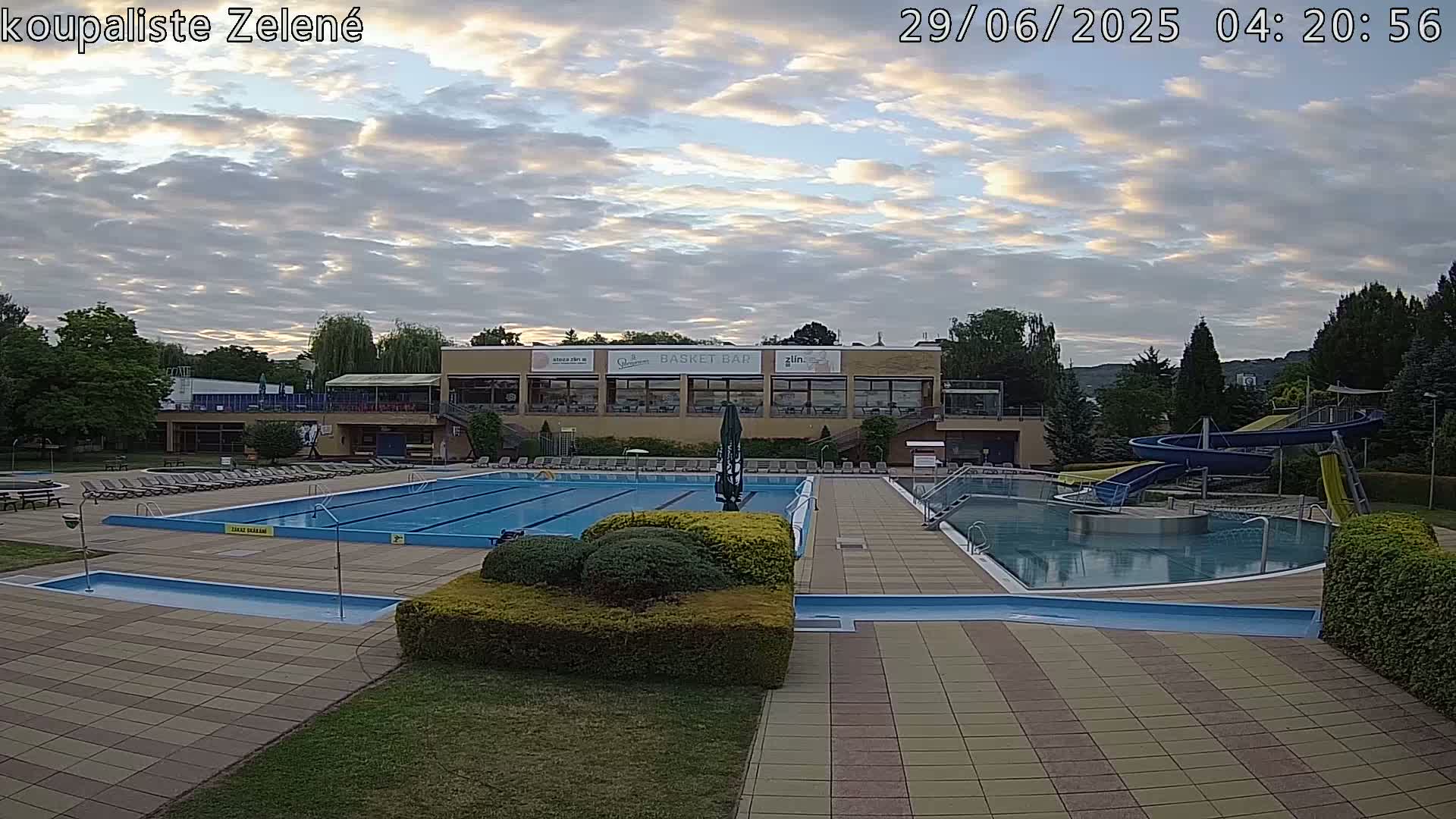 Zlín - Koupaliště Zelené Swimming Pool & Aquapark Live Cam - Zlin 1, Zlin, Czechia