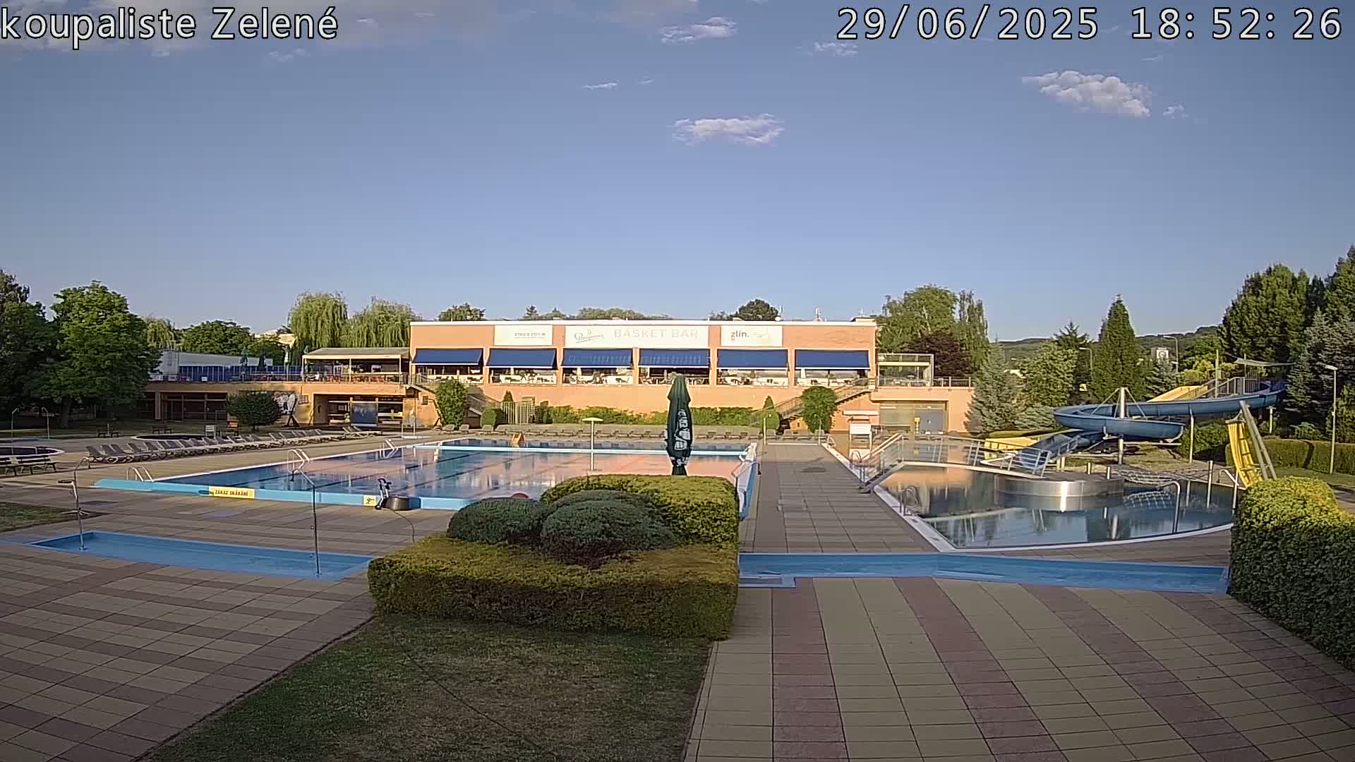 Zlín - Koupaliště Zelené Swimming Pool & Aquapark Live Cam - Zlin 1, Zlin, Czechia