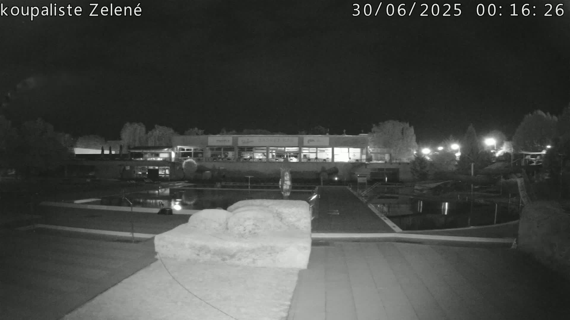 Zlín - Koupaliště Zelené Swimming Pool & Aquapark Live Cam - Zlin 1, Zlin, Czechia