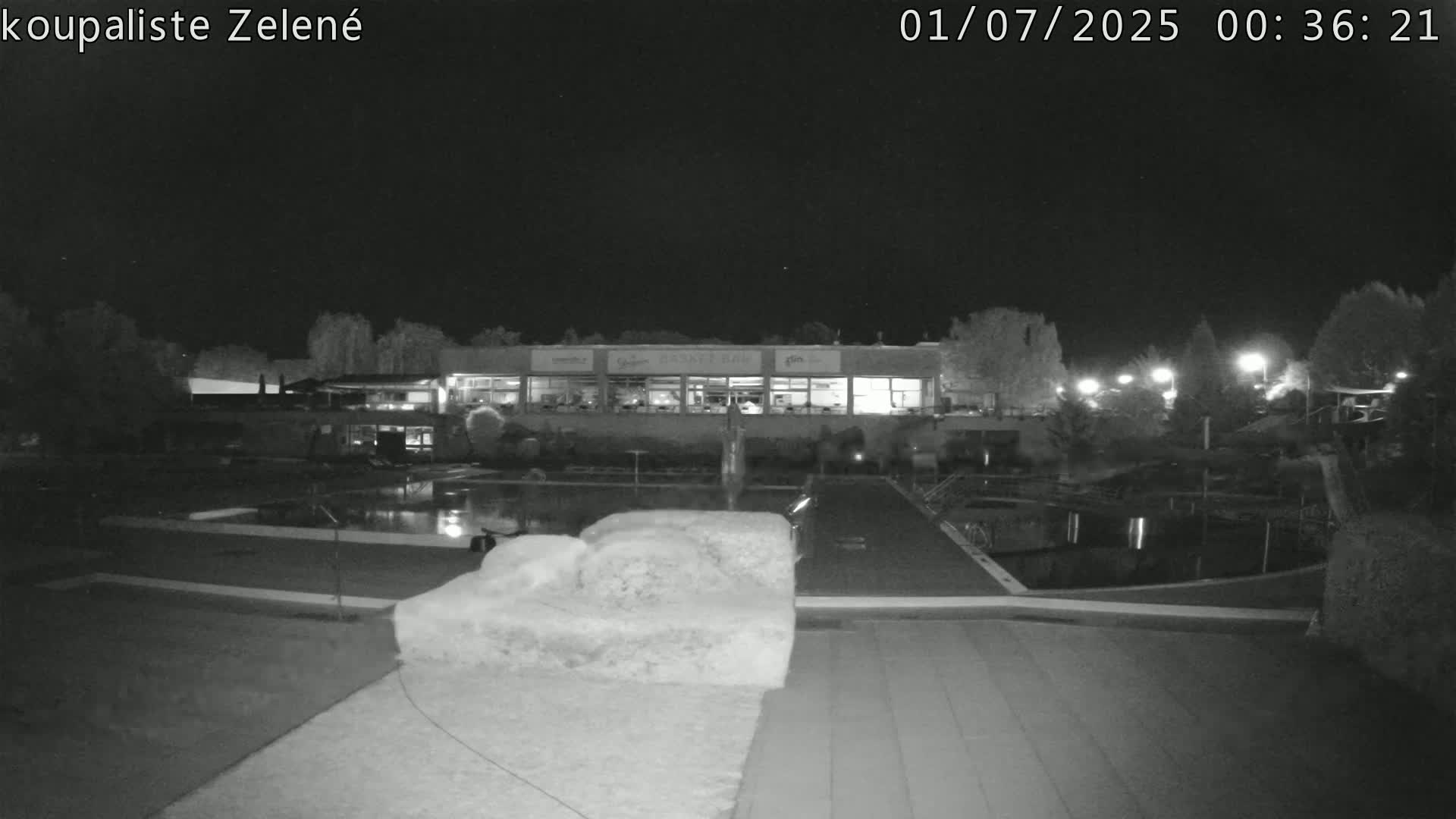 Zlín - Koupaliště Zelené Swimming Pool & Aquapark Live Cam - Zlin 1, Zlin, Czechia