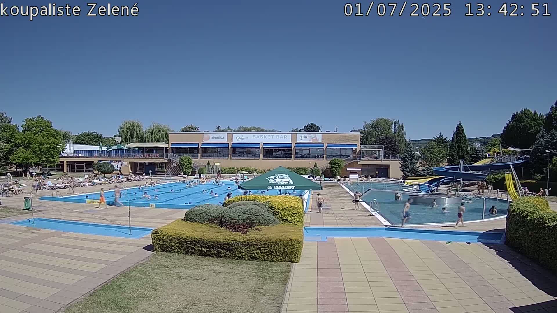 Zlín - Koupaliště Zelené Swimming Pool & Aquapark Live Cam - Zlin 1, Zlin, Czechia